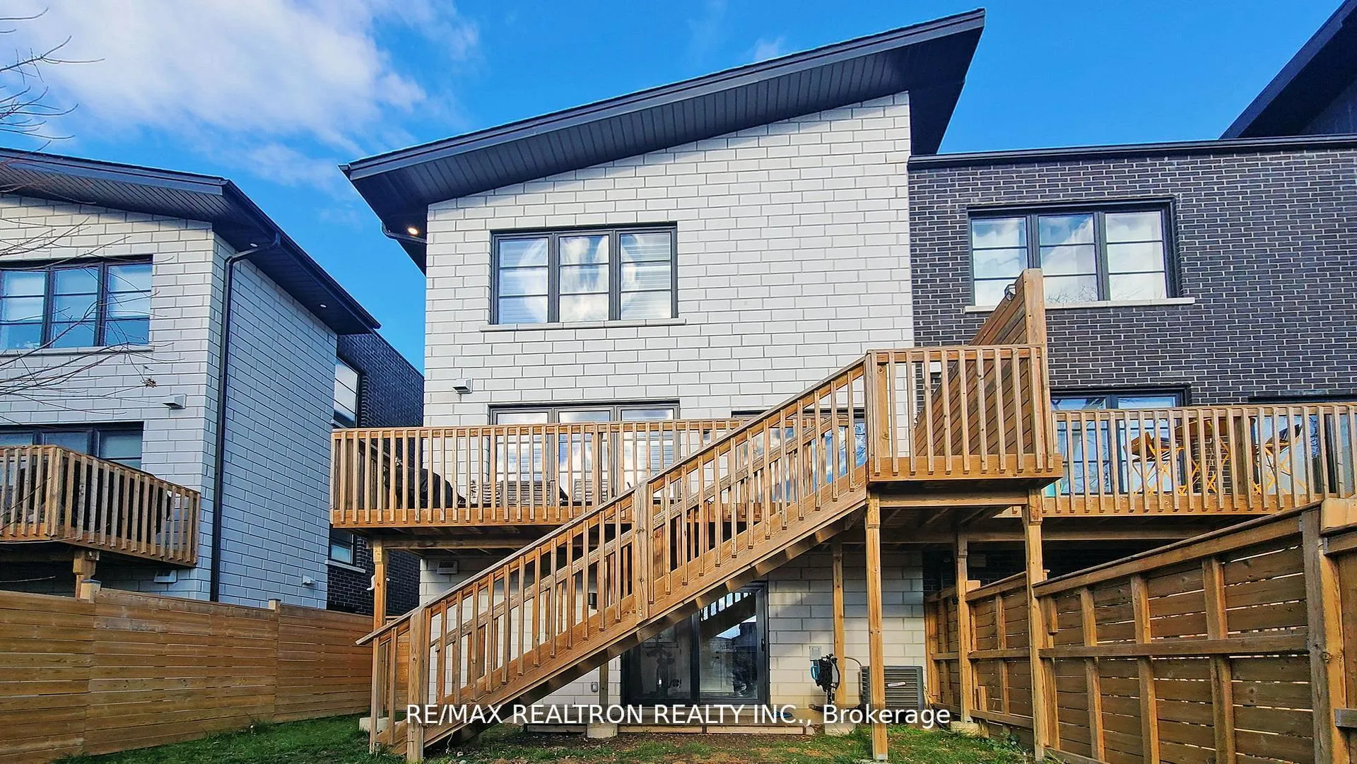 Photo 46 of Unit C, 3 Spring Lane, Brantford, Holmedale — HOMEH