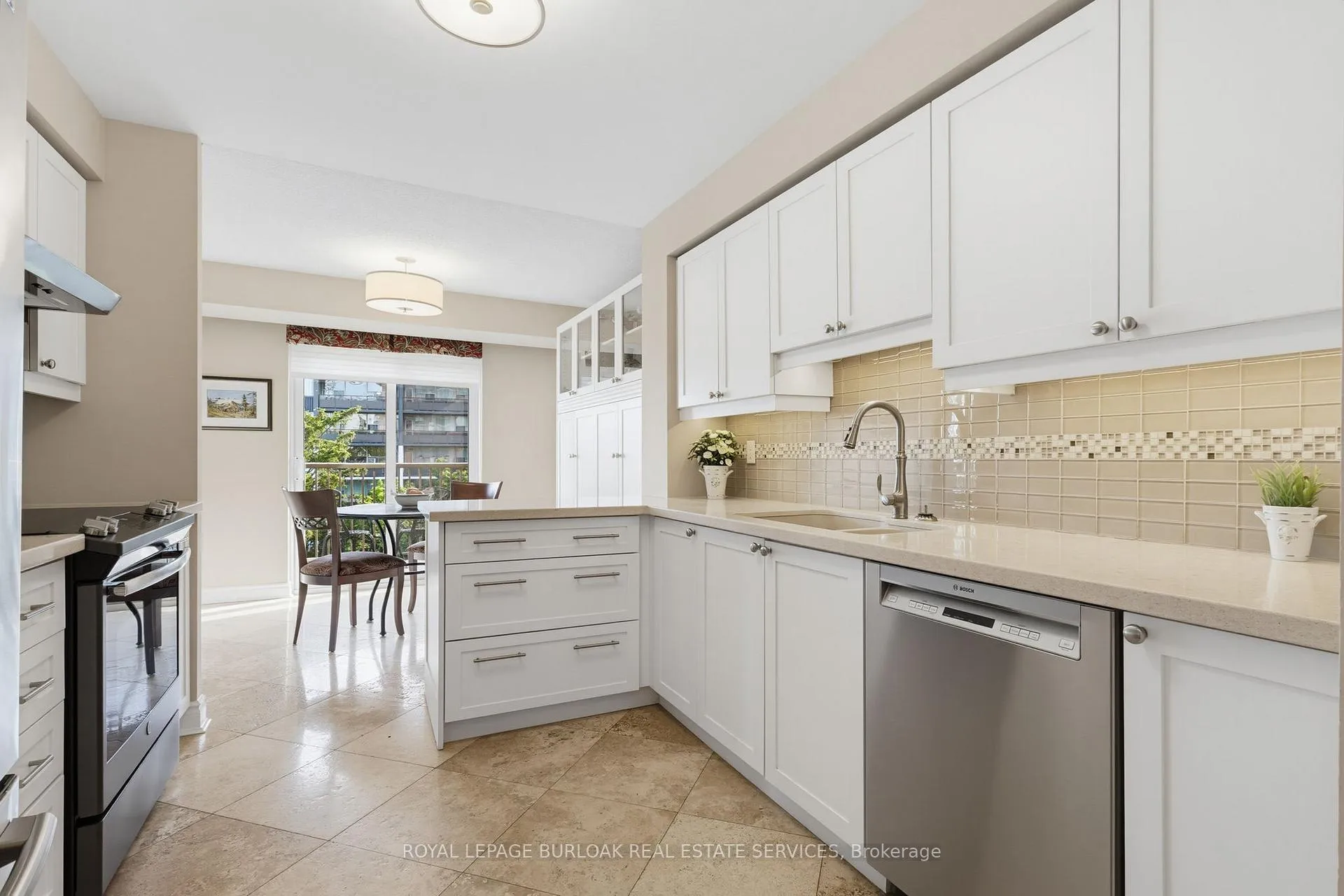 Photo 7 of Unit 708, 442 Maple Avenue, Burlington, Brant — HOMEH