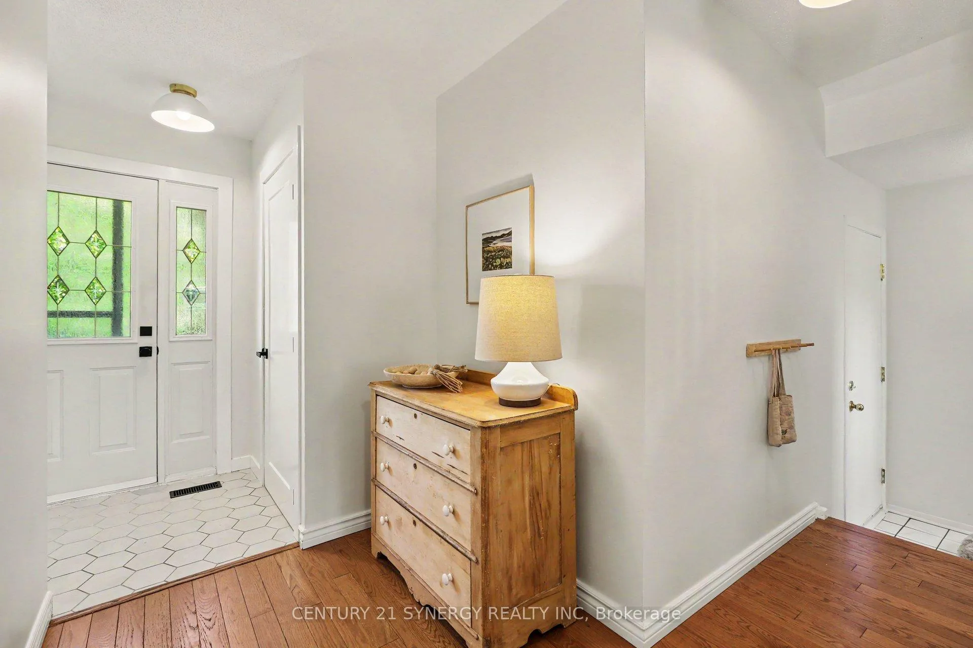 Photo 4 of 1078 Taffy Lane, Ottawa, Convent Glen North — HOMEH
