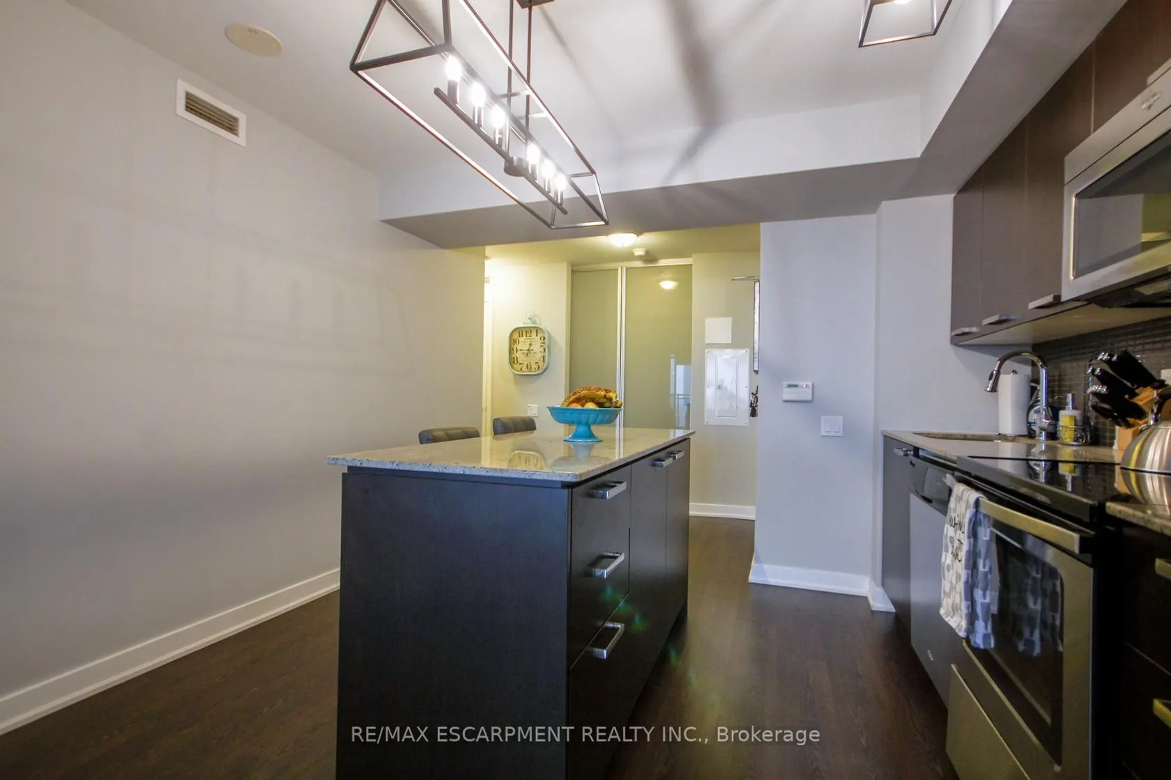Photo 9 of Unit 1203, 78 Tecumseth Street, Toronto, Niagara — HOMEH