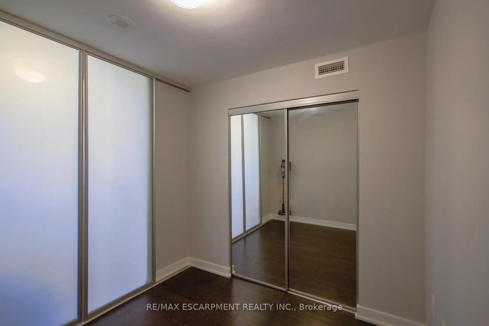 Photo 26 of Unit 1203, 78 Tecumseth Street, Toronto, Niagara — HOMEH