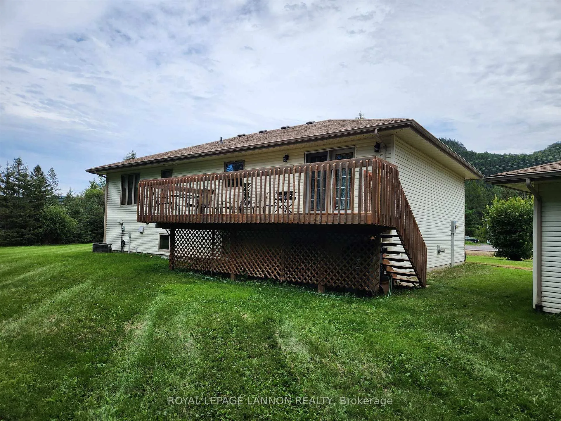 Photo 2 of 1589 Mountain Road, Thunder Bay, Mountain Road — HOMEH