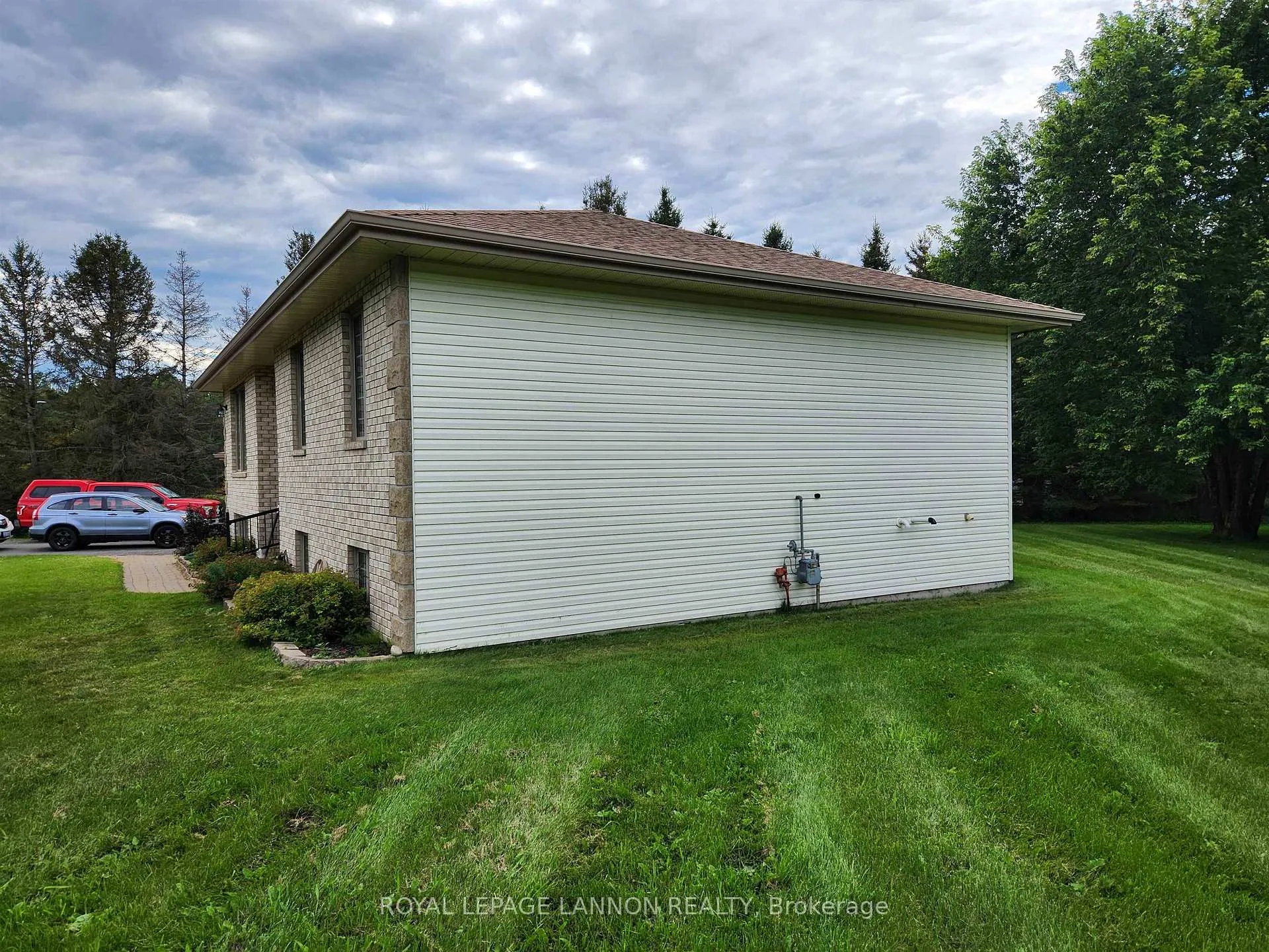 Photo 5 of 1589 Mountain Road, Thunder Bay, Mountain Road — HOMEH