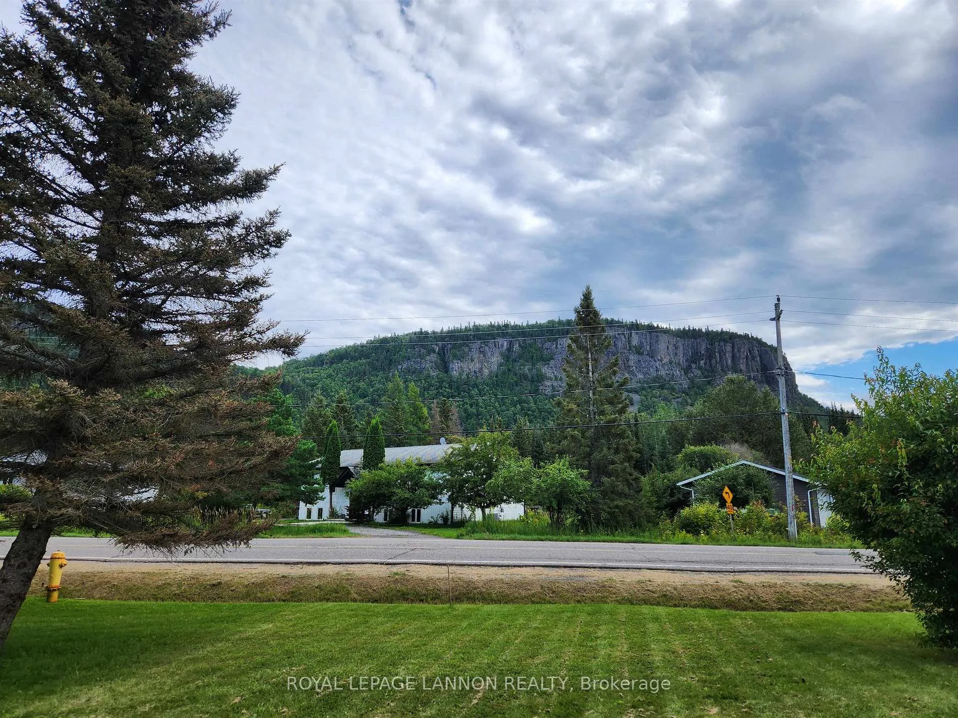 Photo 8 of 1589 Mountain Road, Thunder Bay, Mountain Road — HOMEH