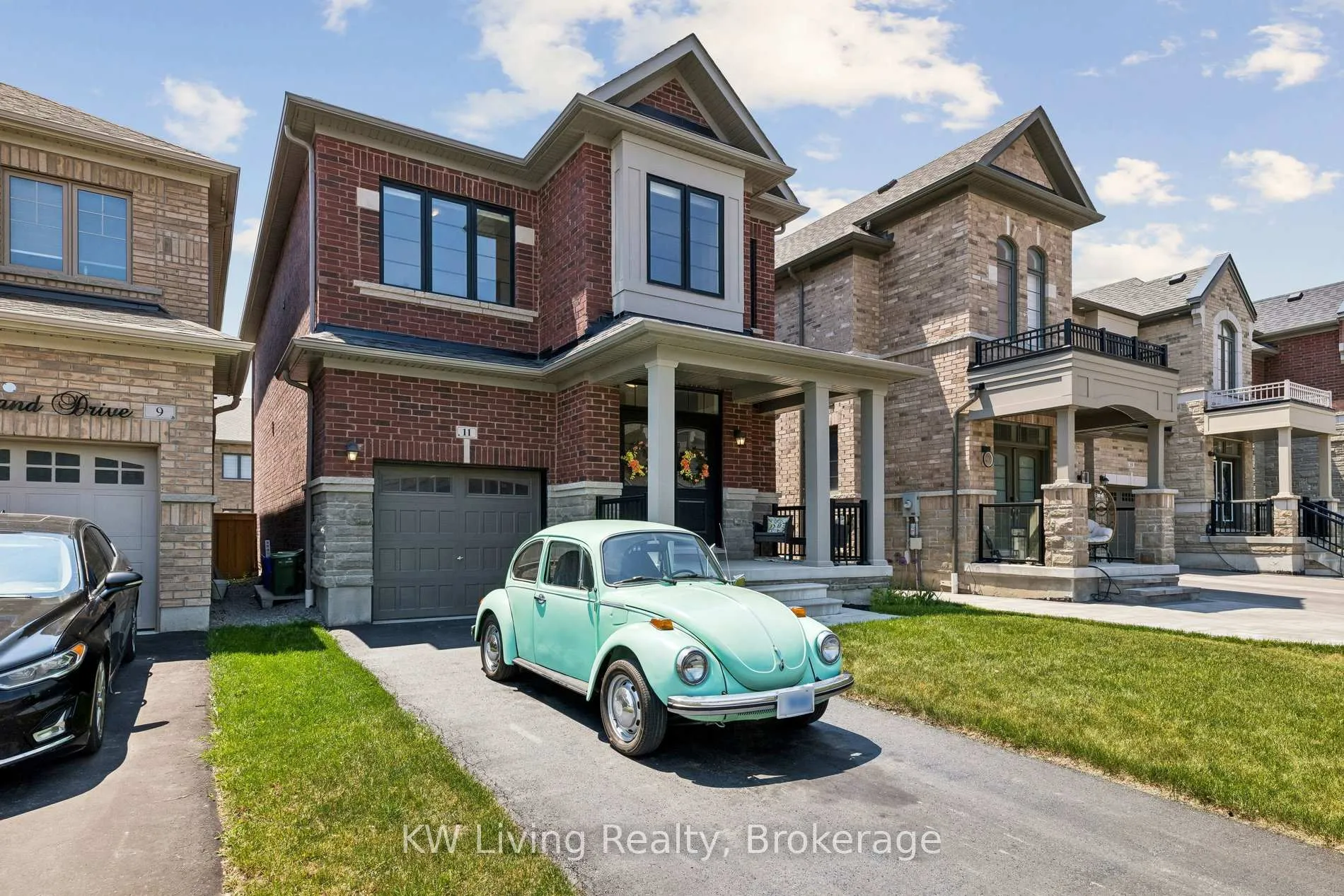 Photo 1 of 11 Auckland Drive, Whitby, Rural Whitby — HOMEH