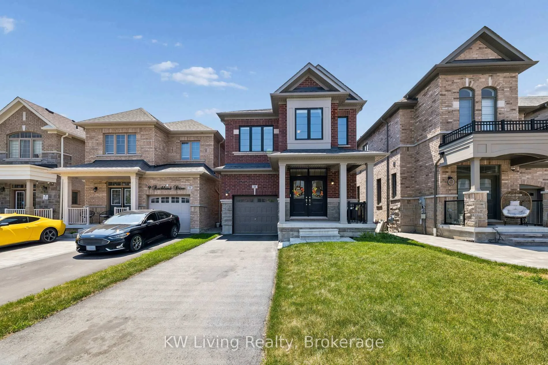 Photo 4 of 11 Auckland Drive, Whitby, Rural Whitby — HOMEH