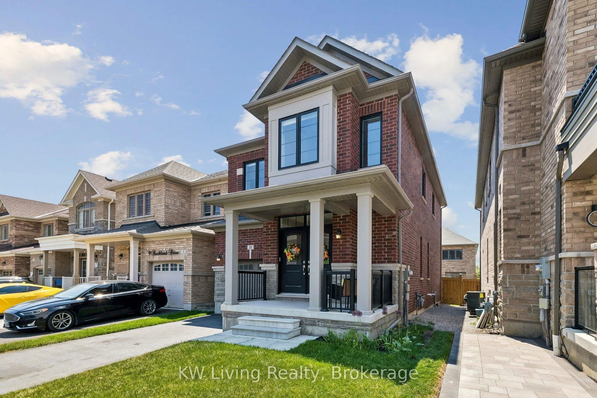 Photo 6 of 11 Auckland Drive, Whitby, Rural Whitby — HOMEH