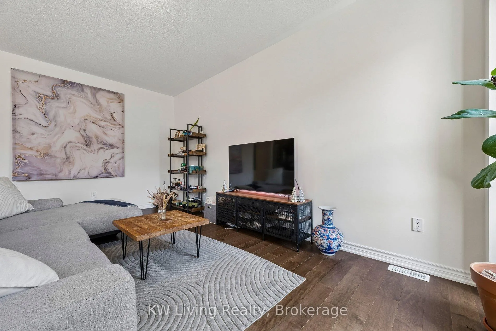 Photo 21 of 11 Auckland Drive, Whitby, Rural Whitby — HOMEH