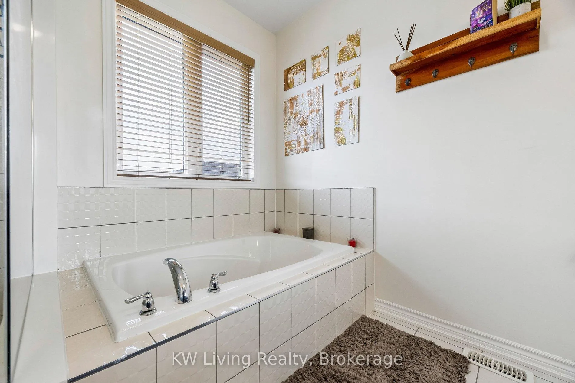 Photo 40 of 11 Auckland Drive, Whitby, Rural Whitby — HOMEH