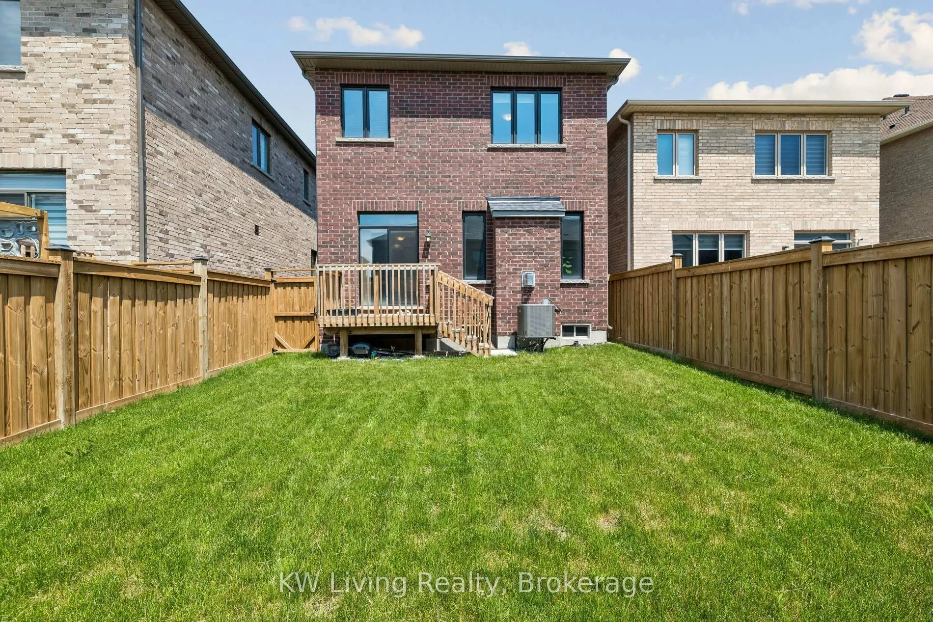 Photo 45 of 11 Auckland Drive, Whitby, Rural Whitby — HOMEH