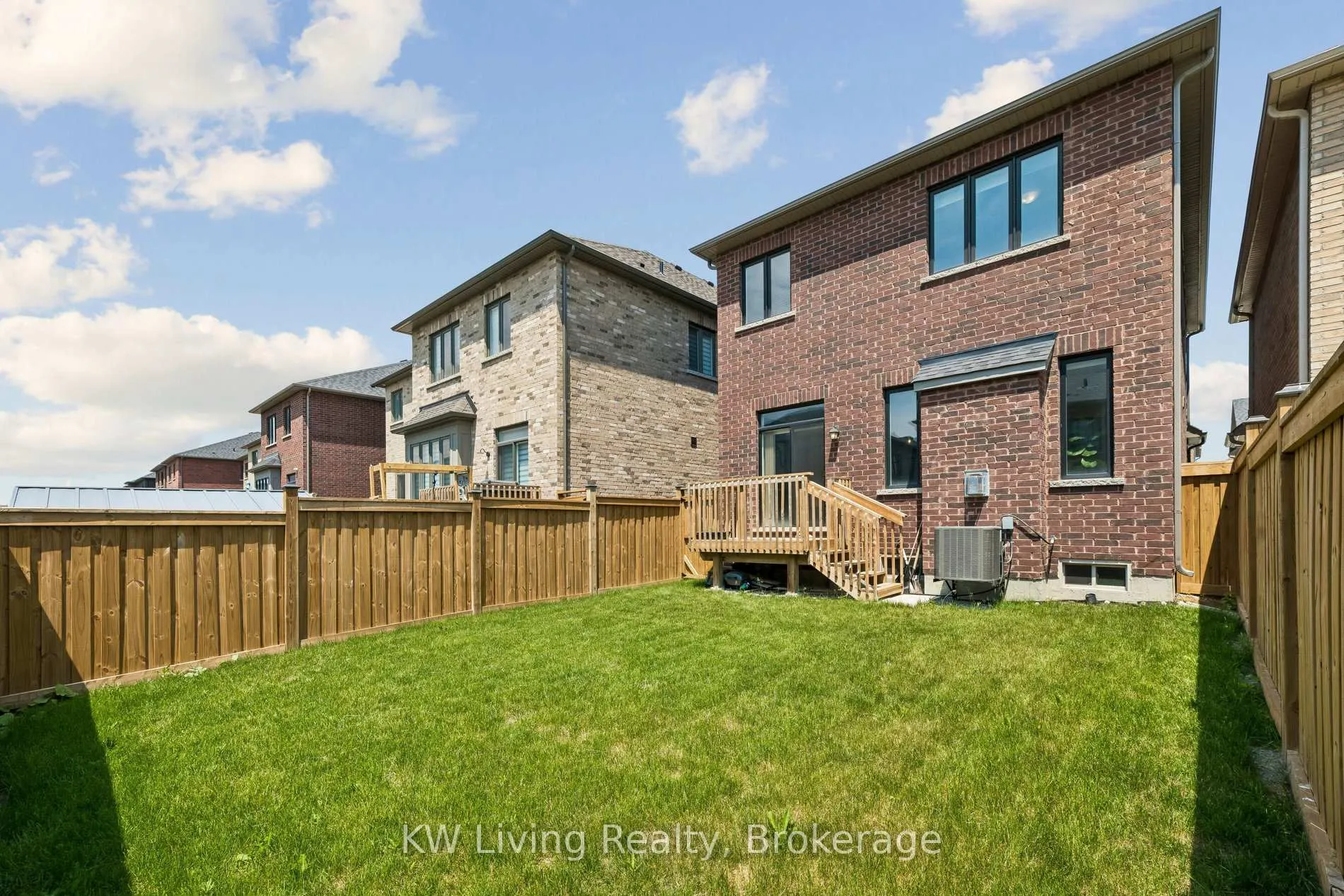 Photo 46 of 11 Auckland Drive, Whitby, Rural Whitby — HOMEH
