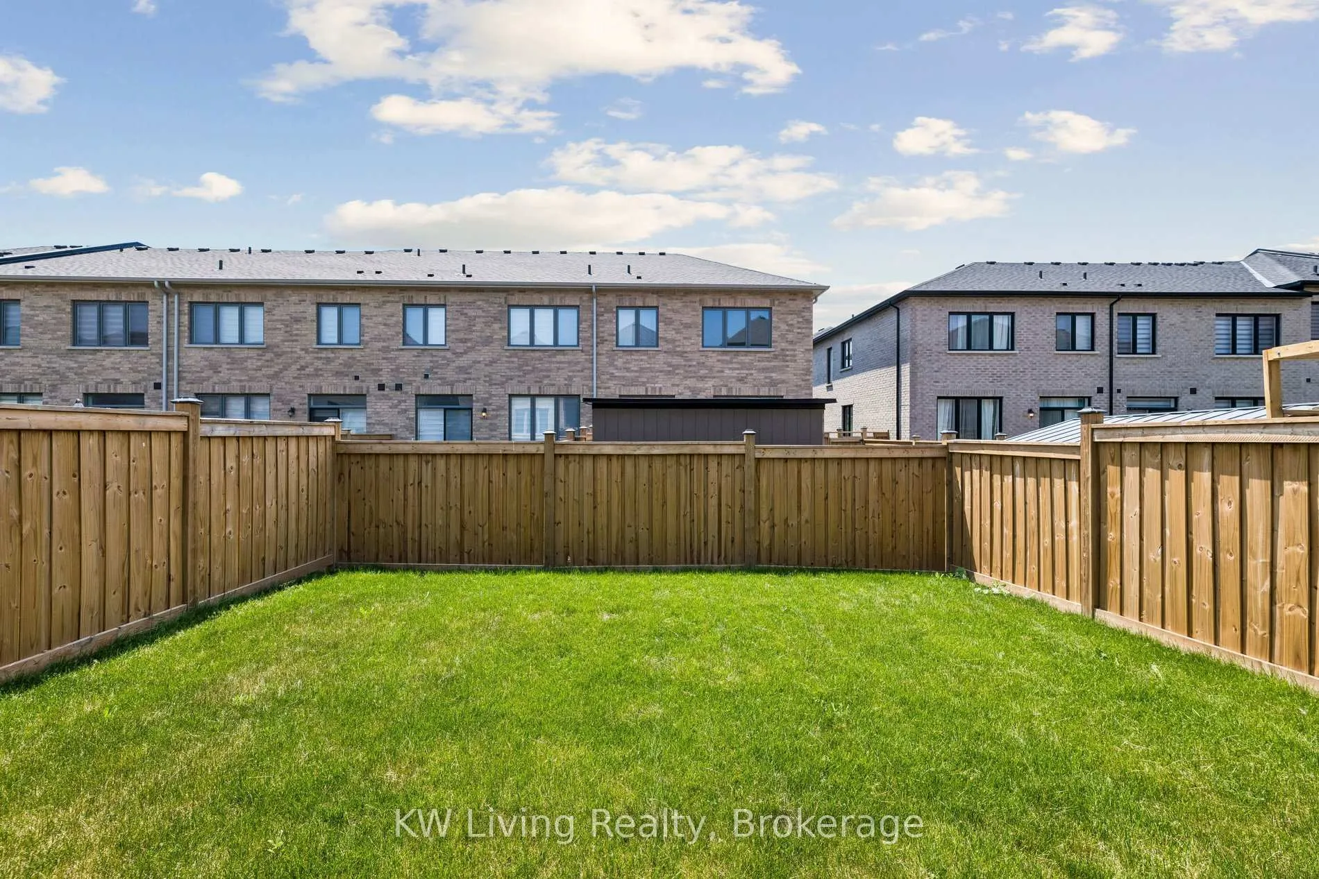 Photo 48 of 11 Auckland Drive, Whitby, Rural Whitby — HOMEH