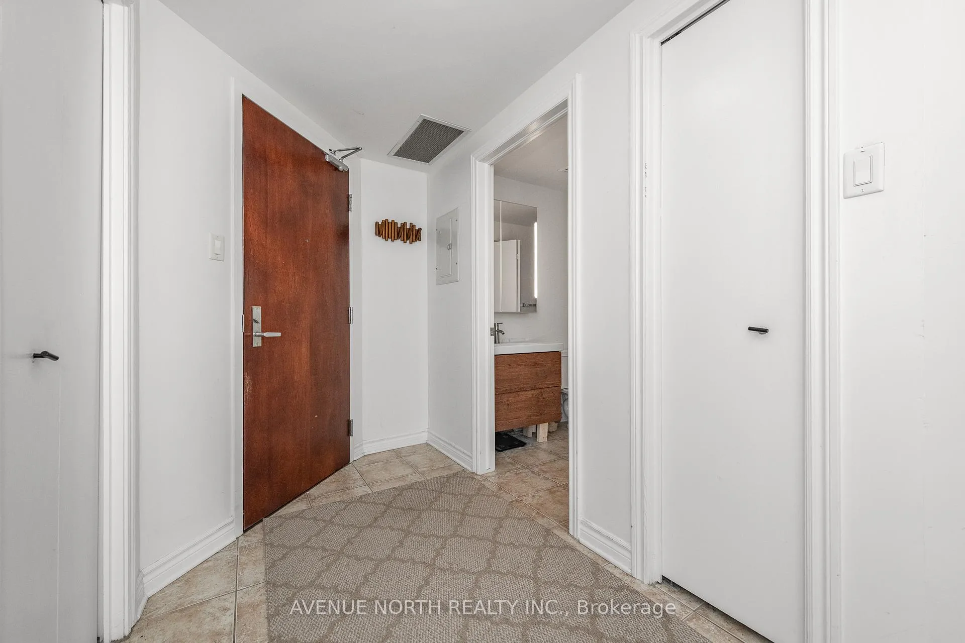 Photo 5 of Unit 912, 200 Rideau Street, Ottawa, Sandy Hill — HOMEH