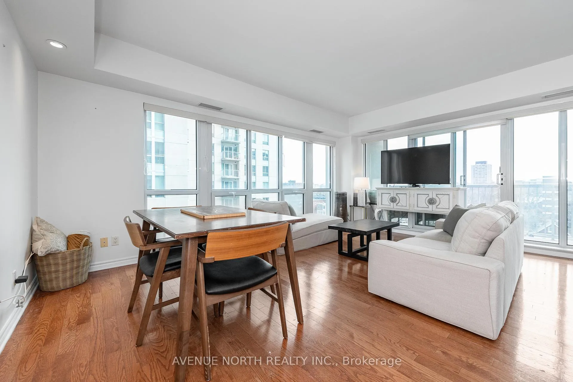 Photo 14 of Unit 912, 200 Rideau Street, Ottawa, Sandy Hill — HOMEH