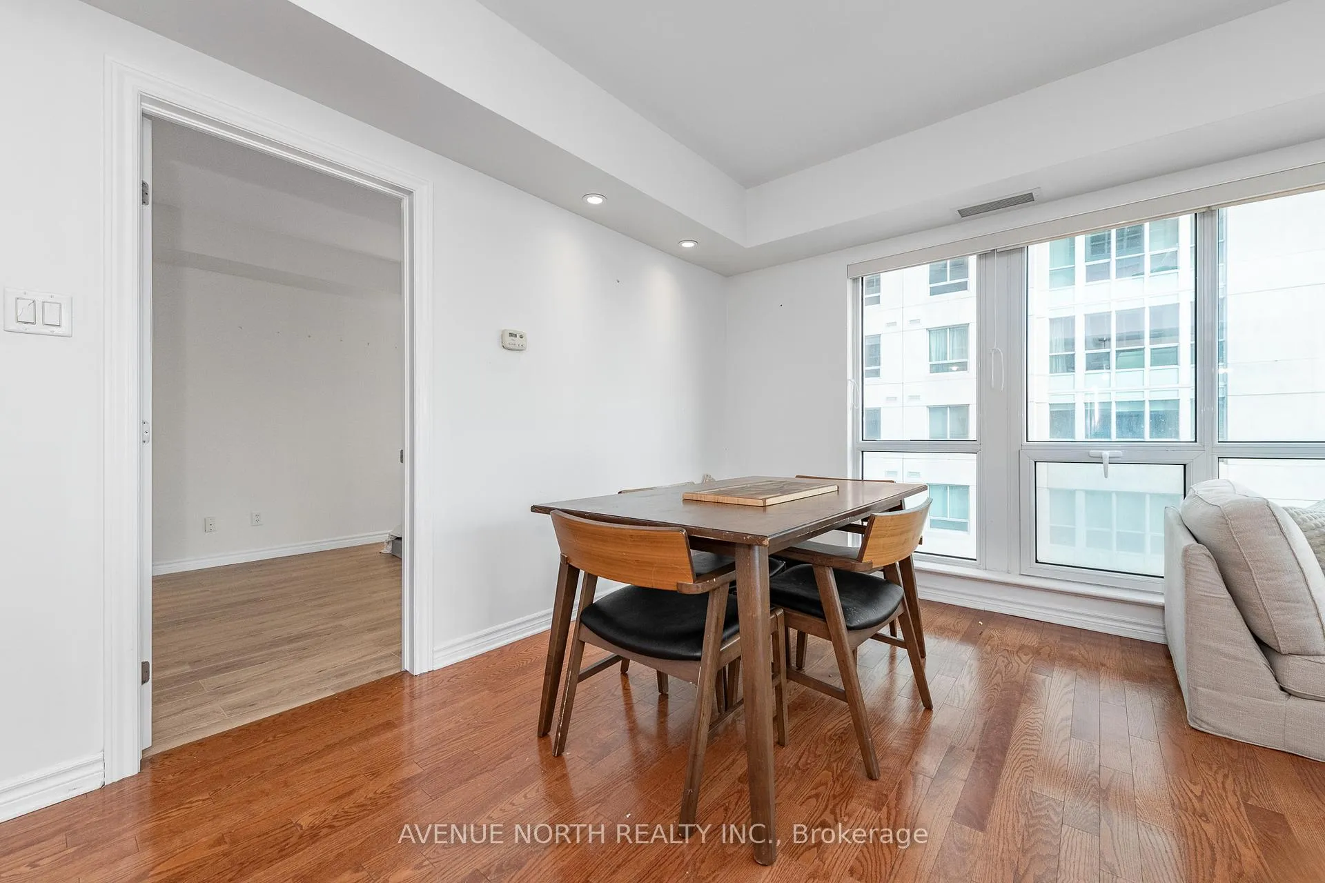 Photo 15 of Unit 912, 200 Rideau Street, Ottawa, Sandy Hill — HOMEH