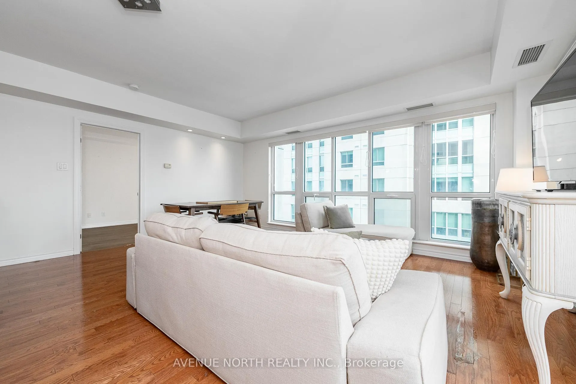 Photo 19 of Unit 912, 200 Rideau Street, Ottawa, Sandy Hill — HOMEH