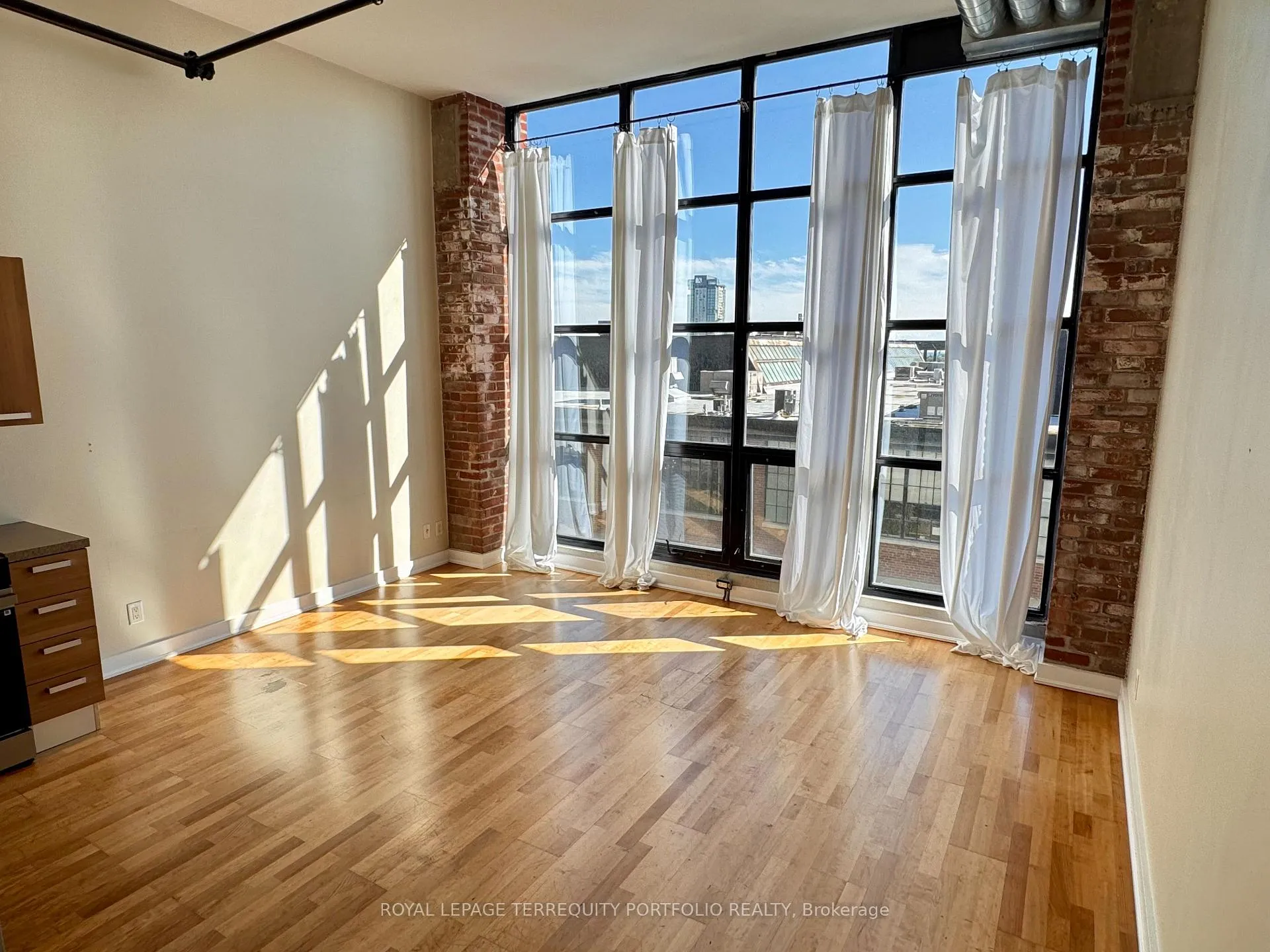 Photo 5 of Unit 418, 43 Hanna Avenue, Toronto, Niagara — HOMEH