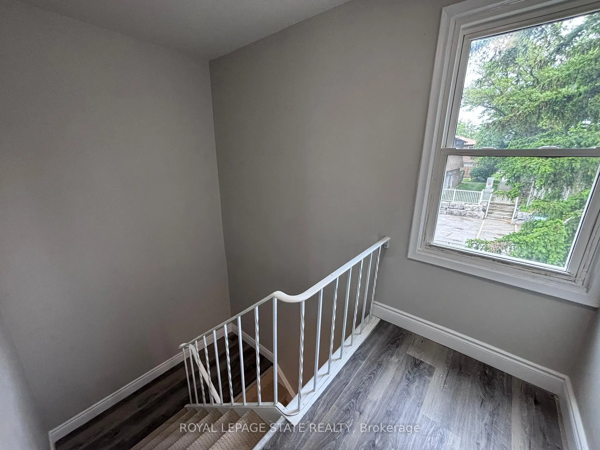Photo 11 of Unit 4, 153 Limeridge Road W, Hamilton, Rolston — HOMEH