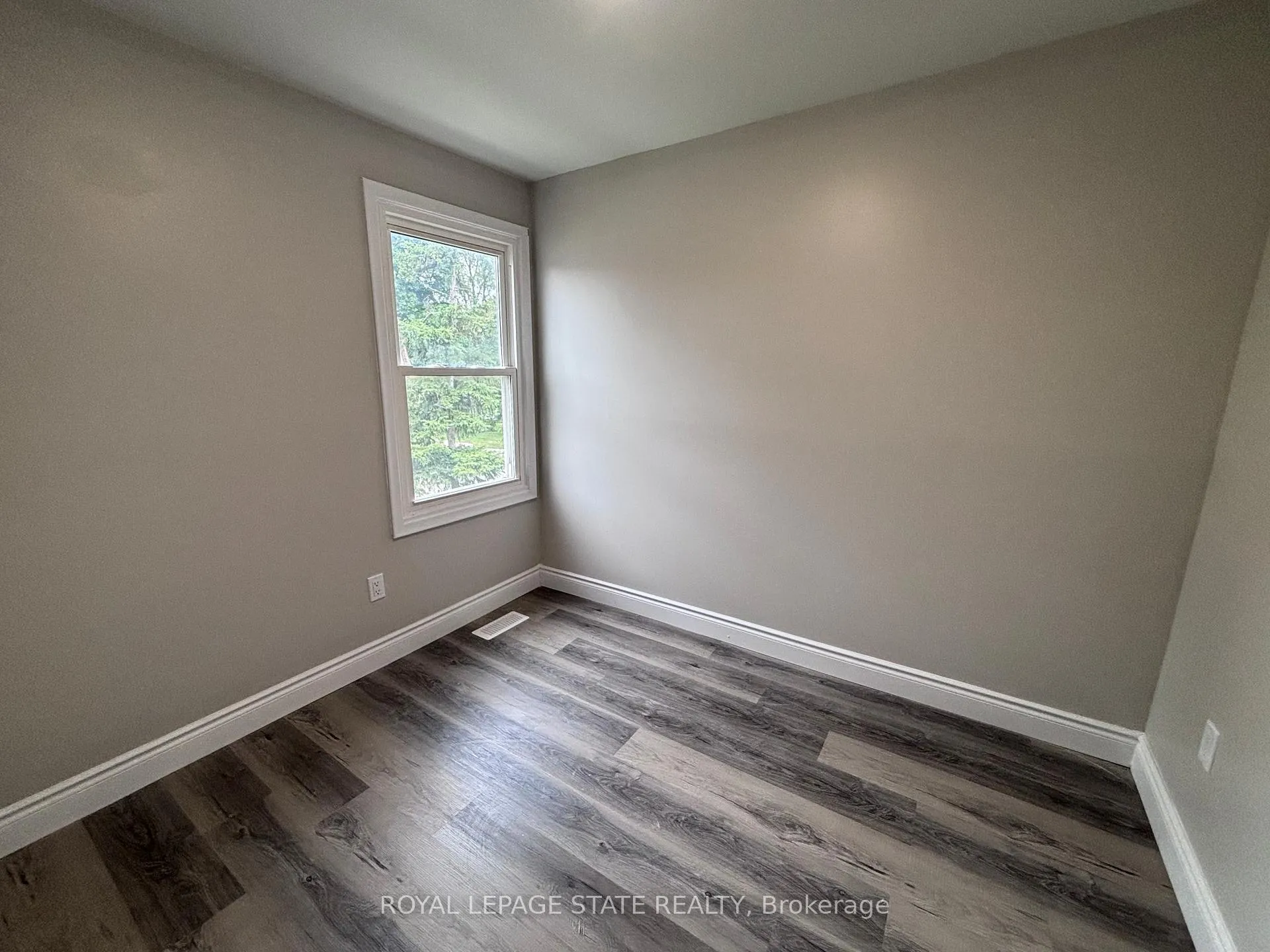 Photo 12 of Unit 4, 153 Limeridge Road W, Hamilton, Rolston — HOMEH