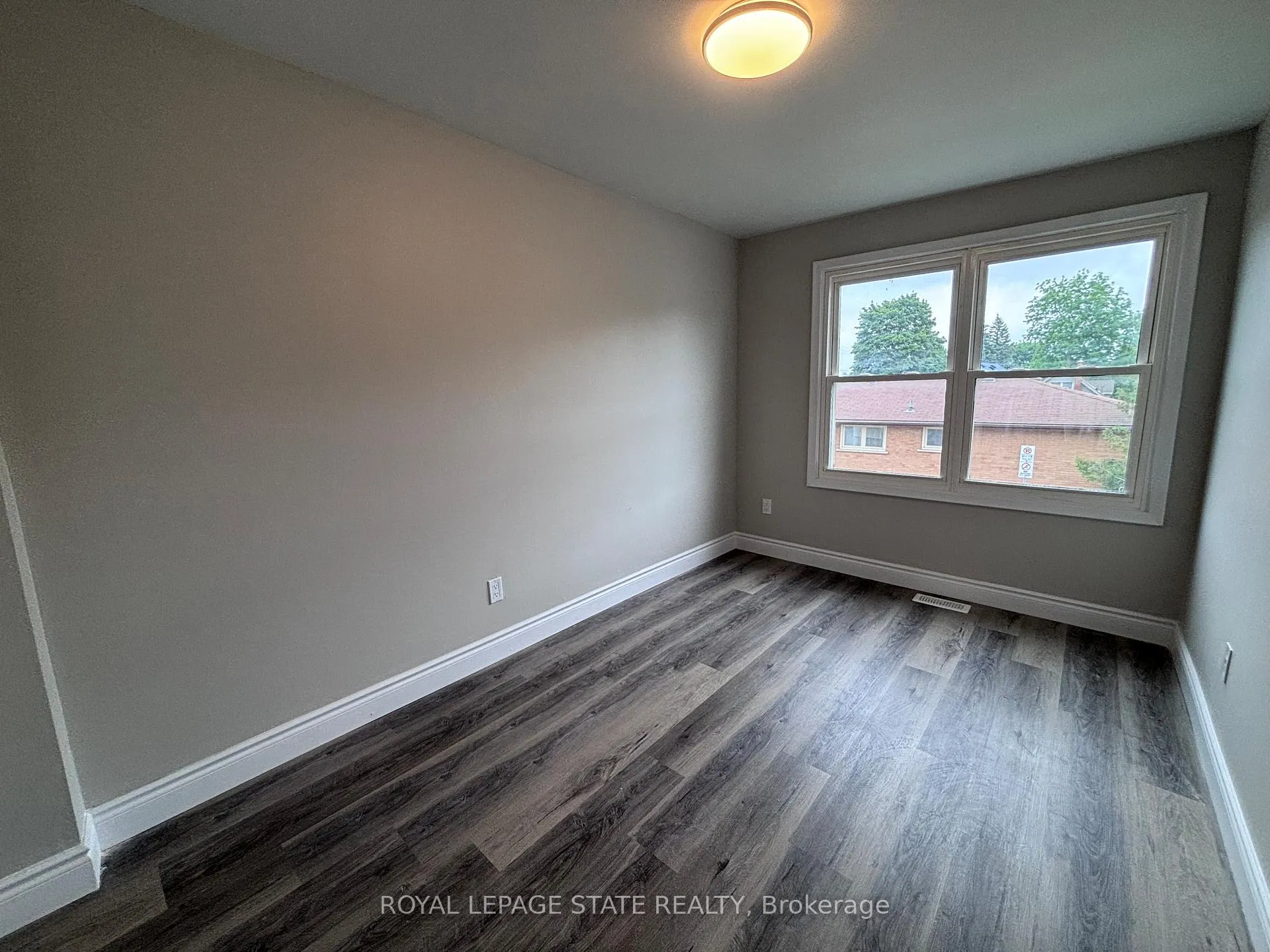 Photo 13 of Unit 4, 153 Limeridge Road W, Hamilton, Rolston — HOMEH
