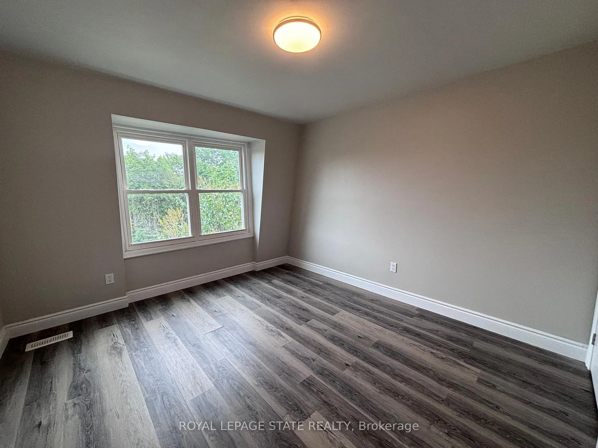 Photo 14 of Unit 4, 153 Limeridge Road W, Hamilton, Rolston — HOMEH