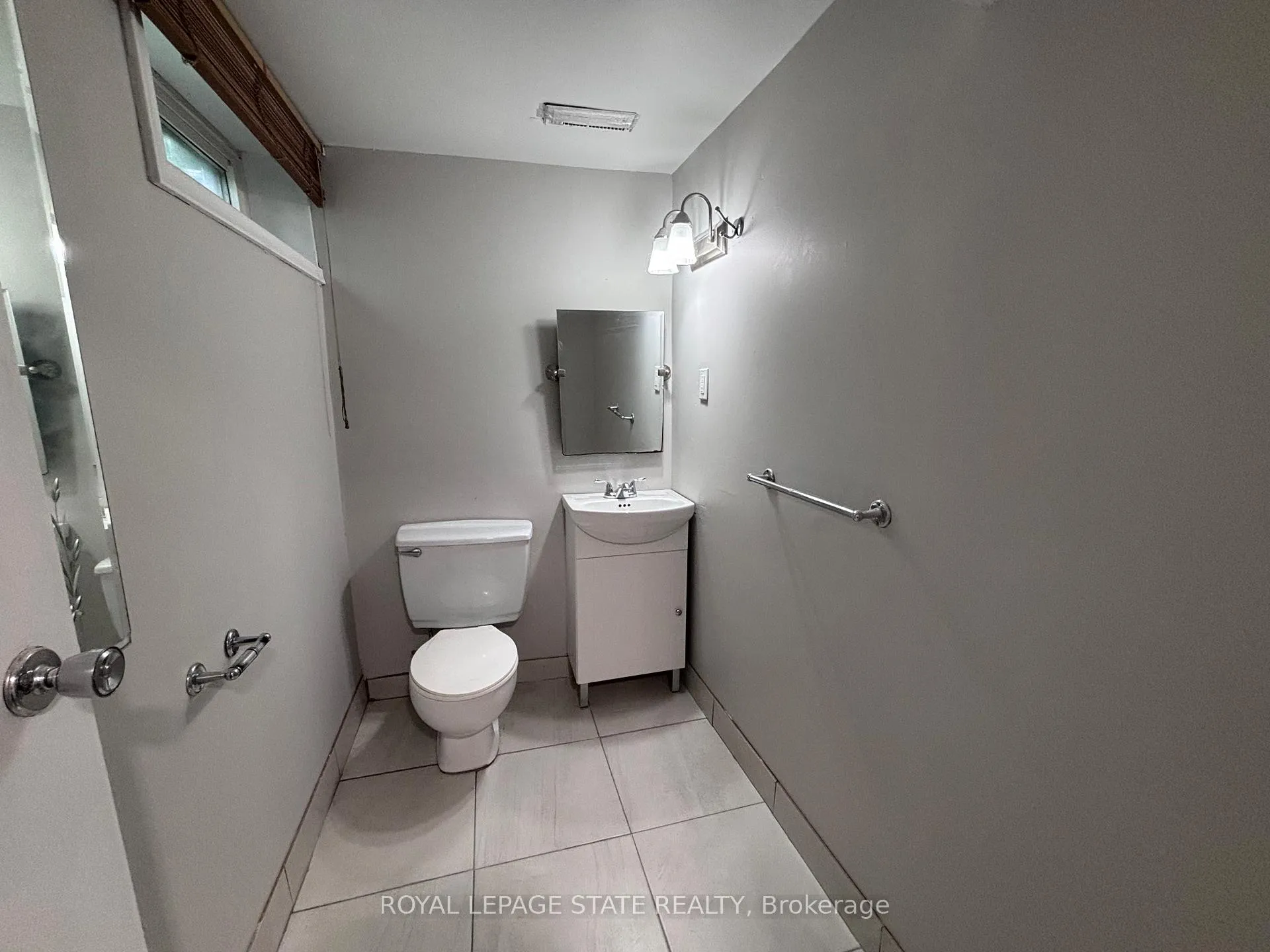 Photo 18 of Unit 4, 153 Limeridge Road W, Hamilton, Rolston — HOMEH