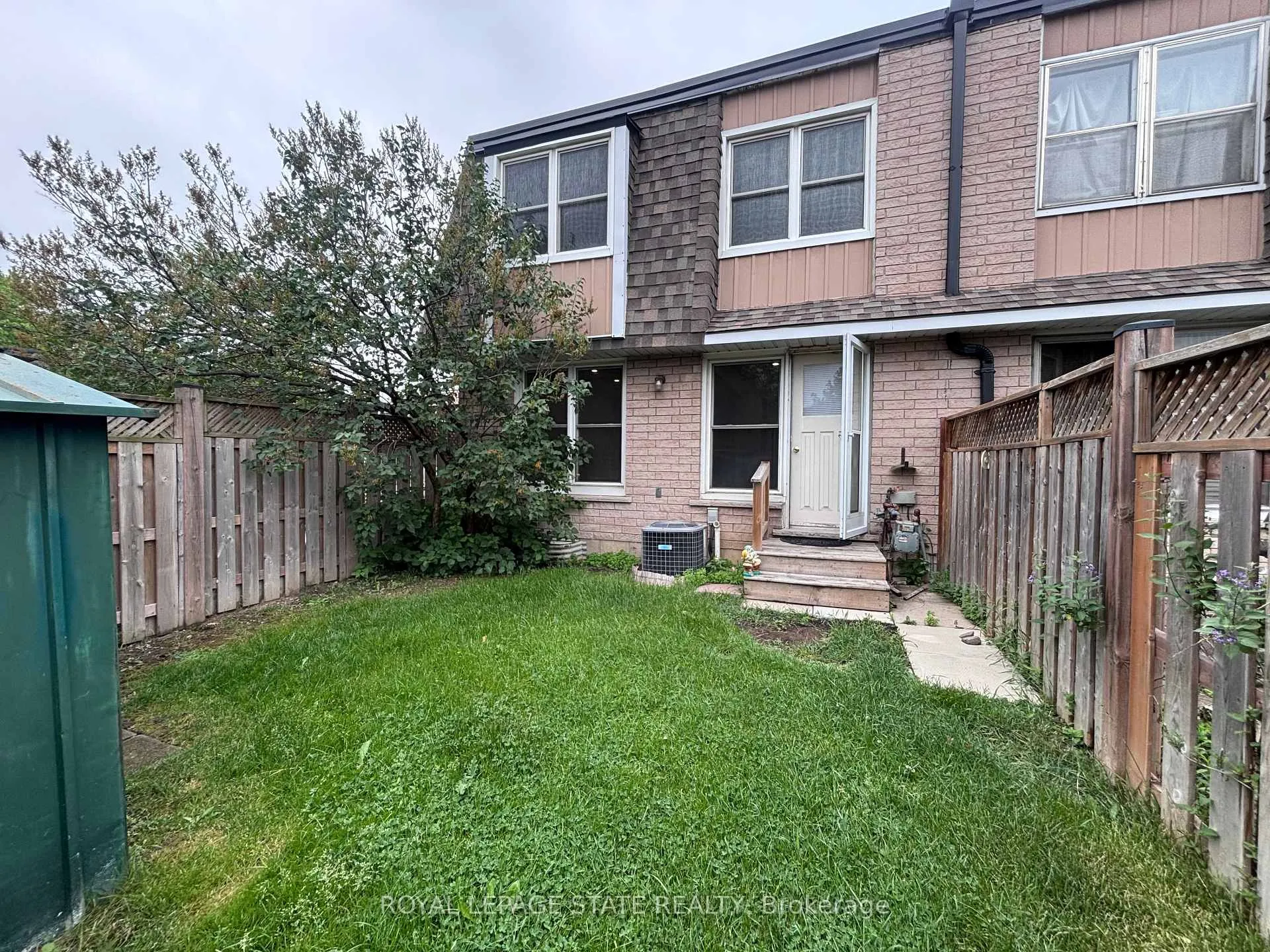 Photo 20 of Unit 4, 153 Limeridge Road W, Hamilton, Rolston — HOMEH
