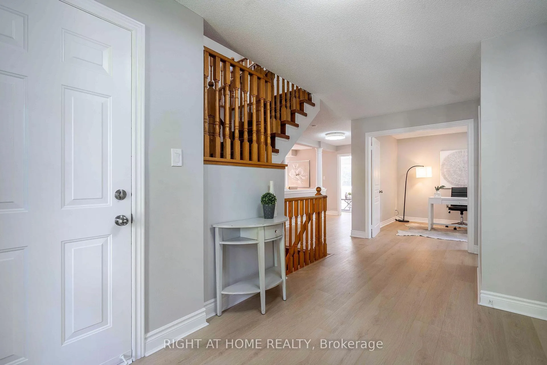 Photo 6 of 2425 Nichols Drive, Oakville, Wedgewood Creek — HOMEH