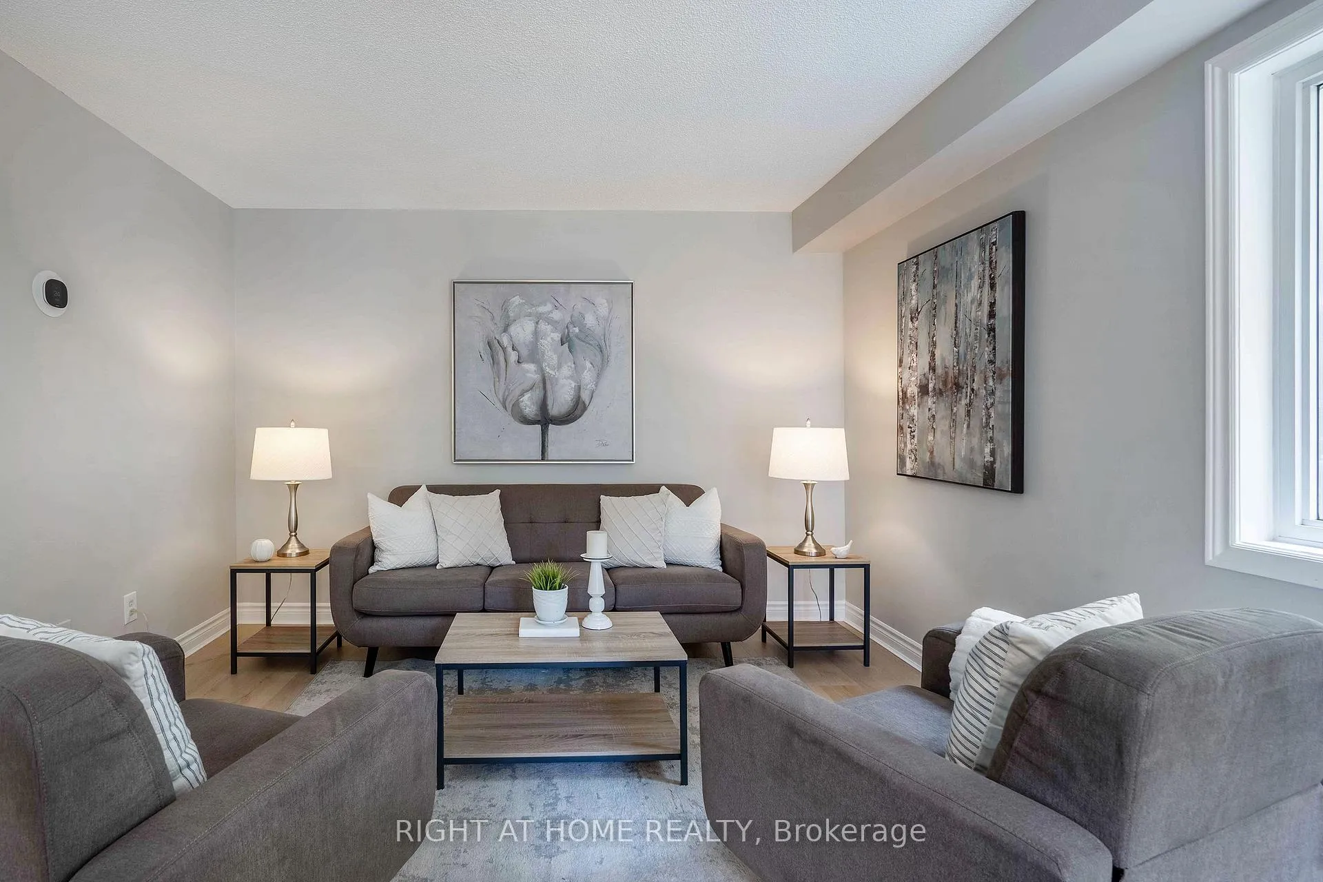 Photo 9 of 2425 Nichols Drive, Oakville, Wedgewood Creek — HOMEH