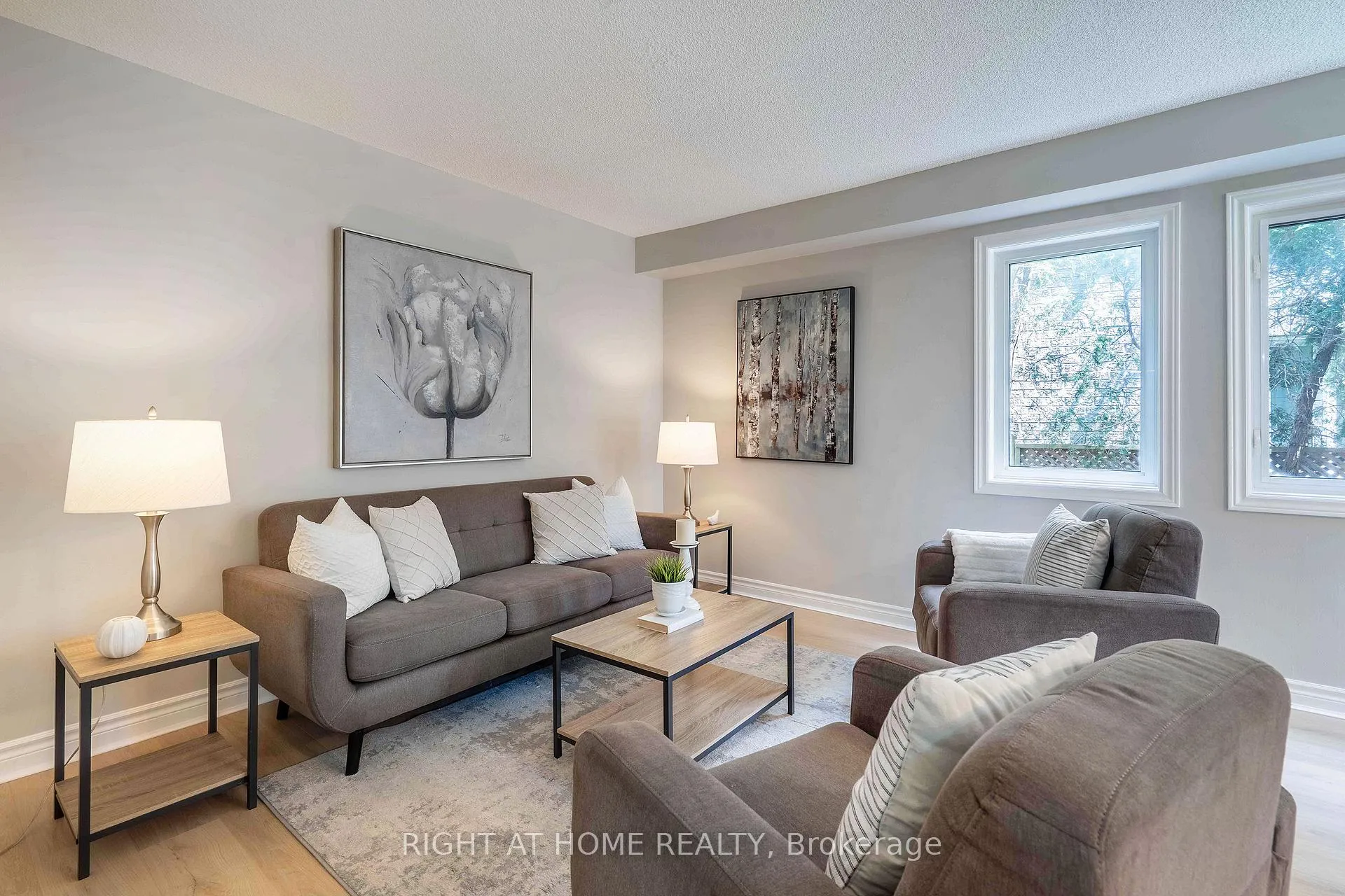 Photo 10 of 2425 Nichols Drive, Oakville, Wedgewood Creek — HOMEH