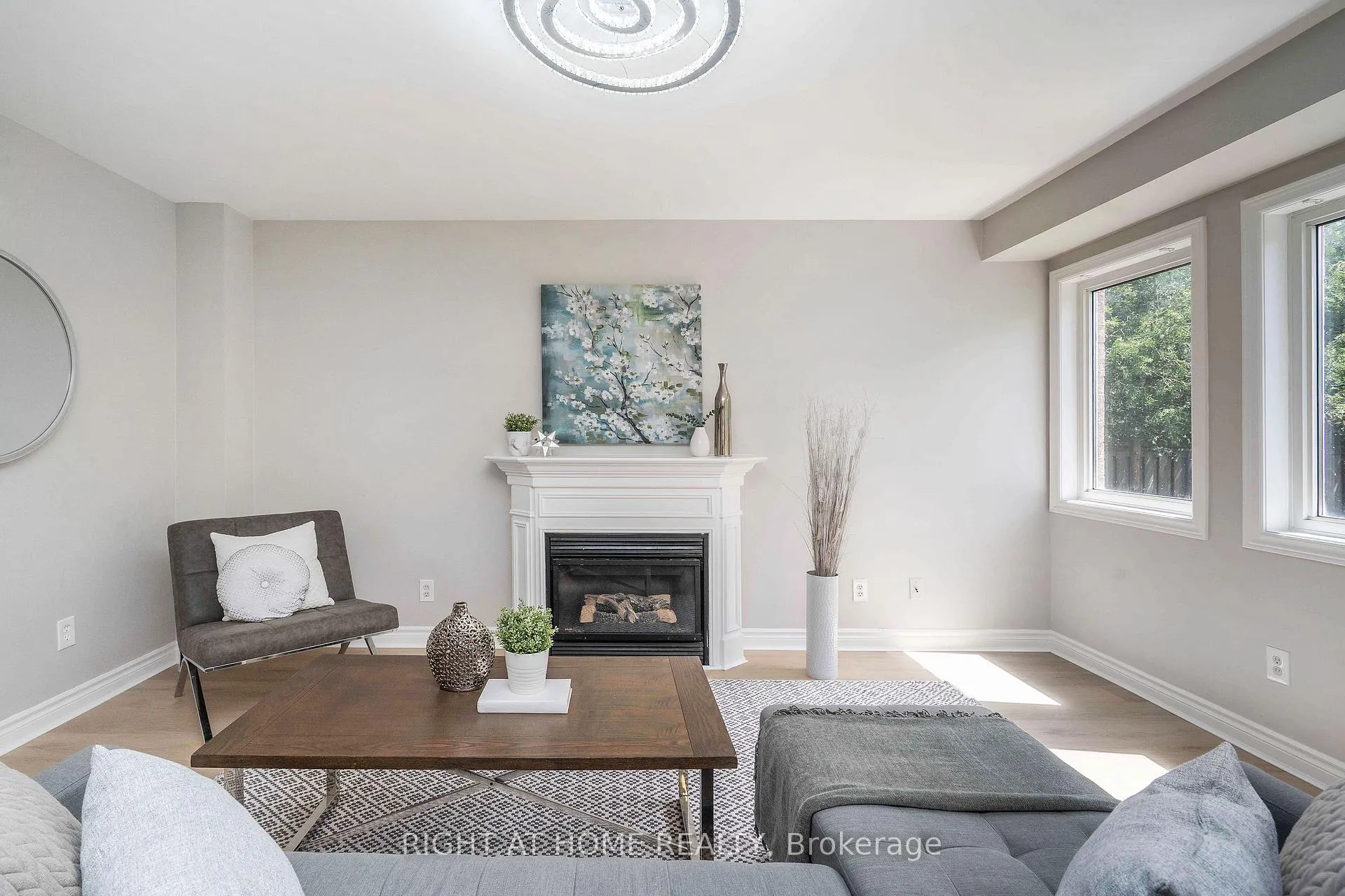 Photo 13 of 2425 Nichols Drive, Oakville, Wedgewood Creek — HOMEH