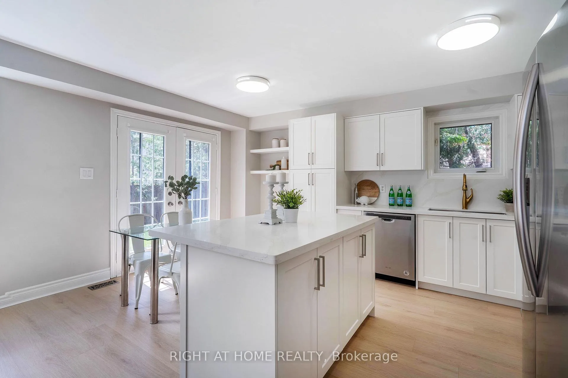 Photo 18 of 2425 Nichols Drive, Oakville, Wedgewood Creek — HOMEH