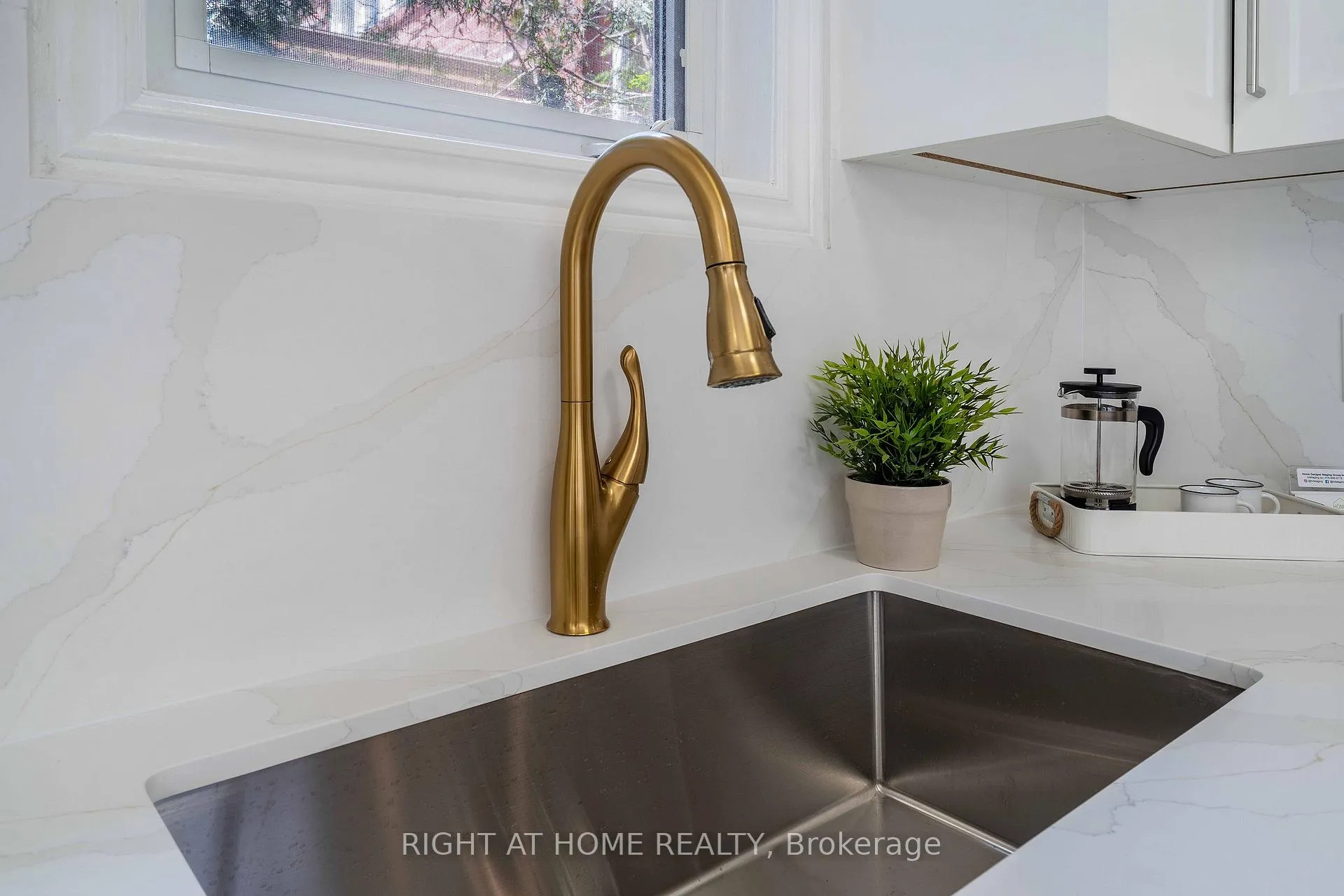 Photo 20 of 2425 Nichols Drive, Oakville, Wedgewood Creek — HOMEH