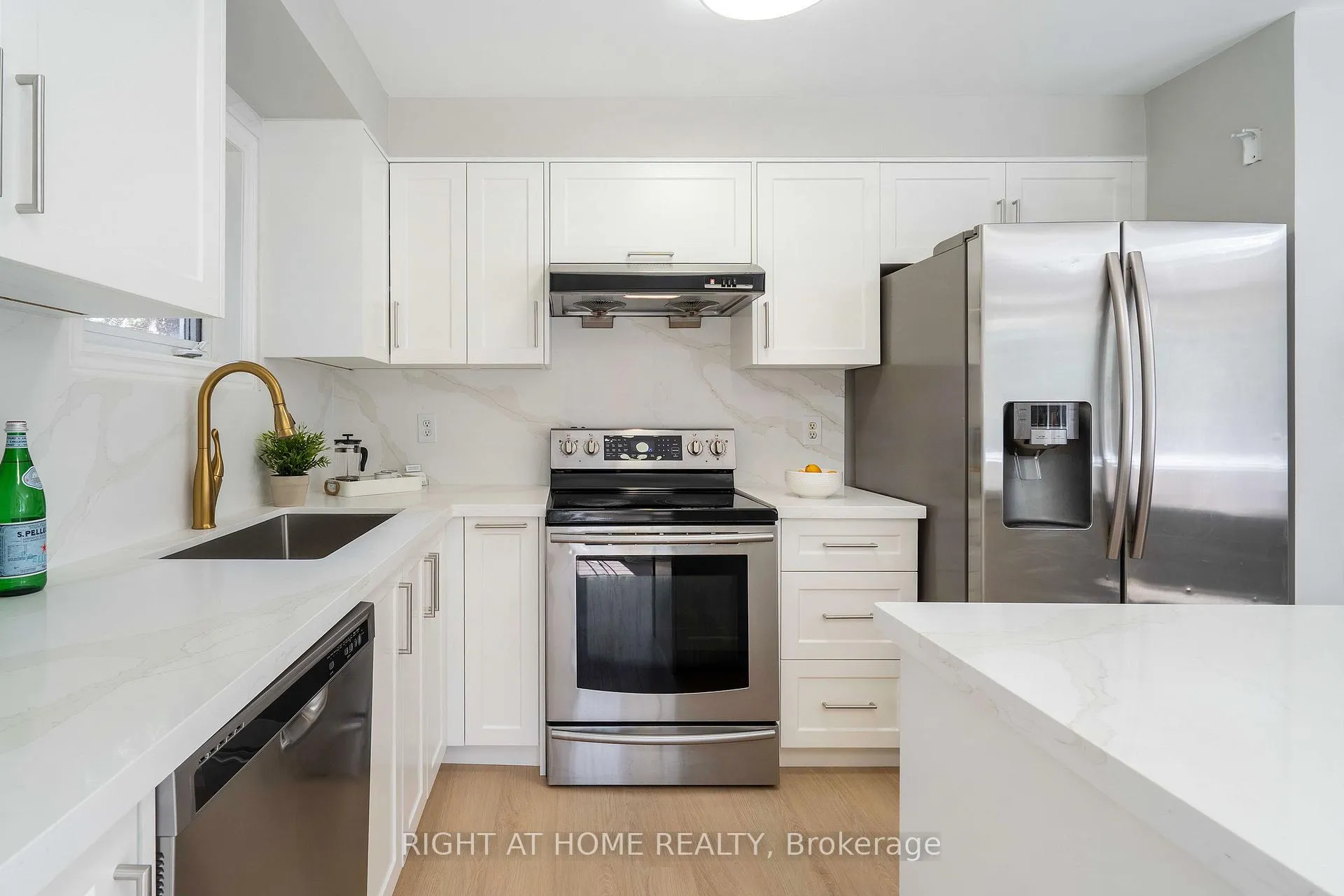 Photo 21 of 2425 Nichols Drive, Oakville, Wedgewood Creek — HOMEH