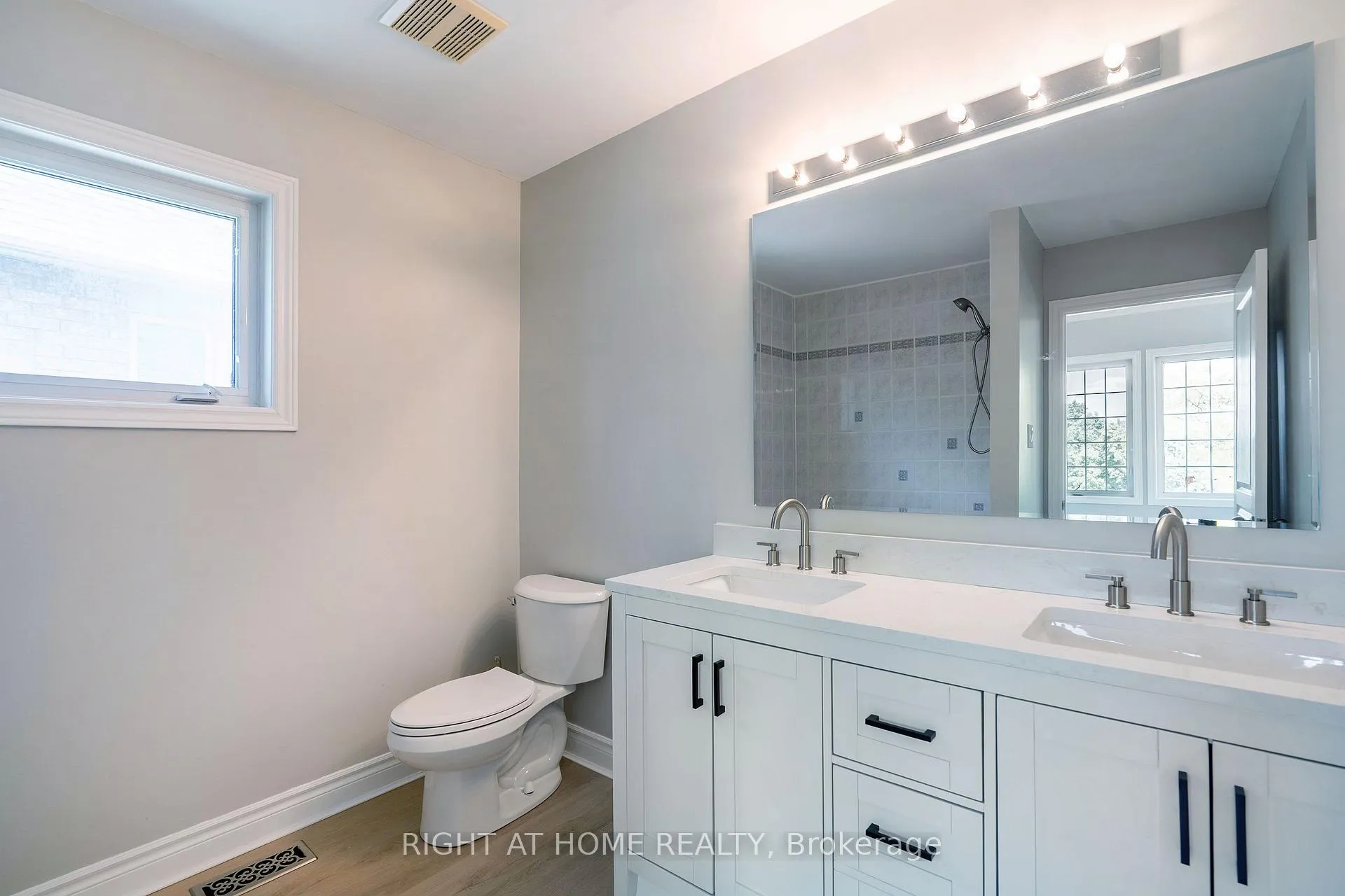 Photo 34 of 2425 Nichols Drive, Oakville, Wedgewood Creek — HOMEH