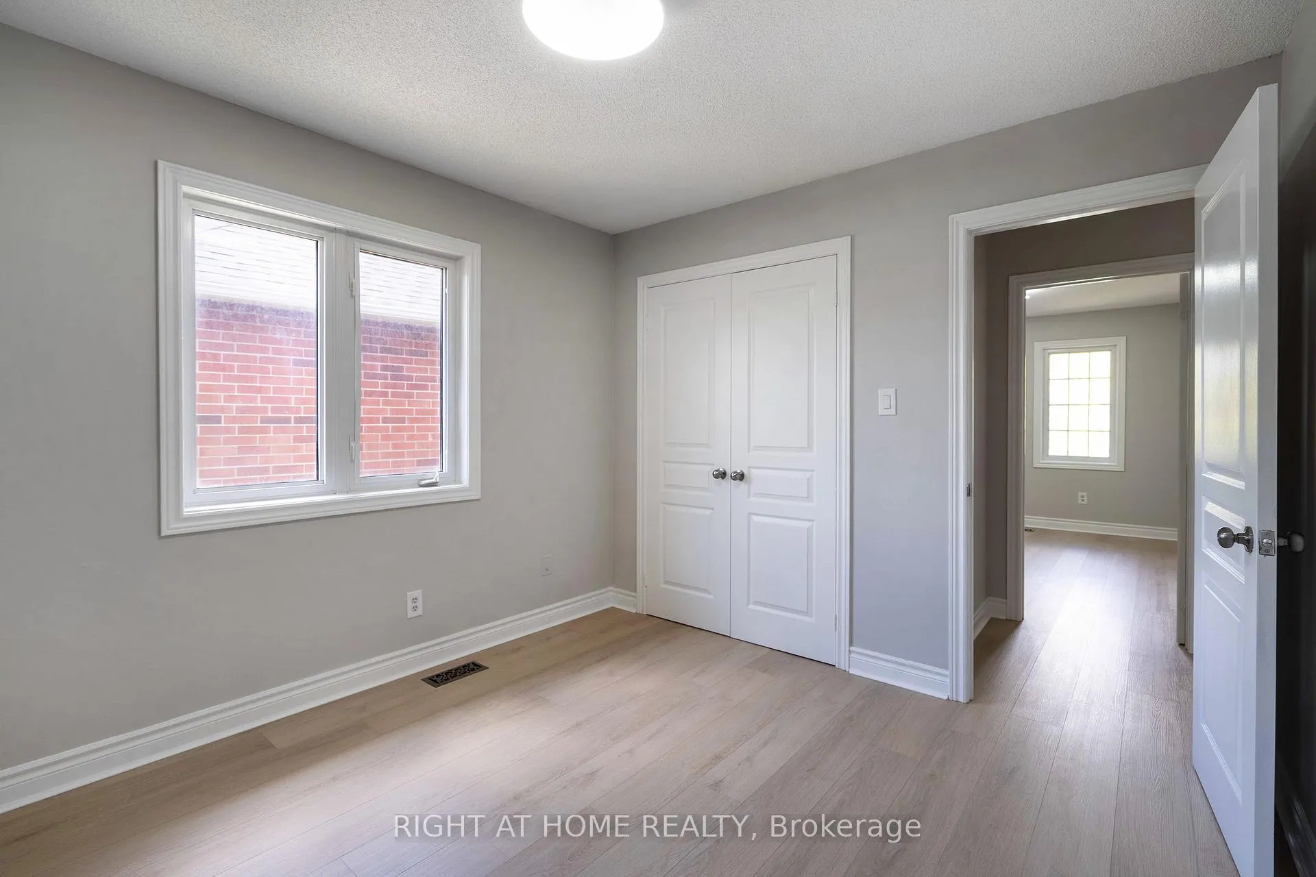Photo 39 of 2425 Nichols Drive, Oakville, Wedgewood Creek — HOMEH
