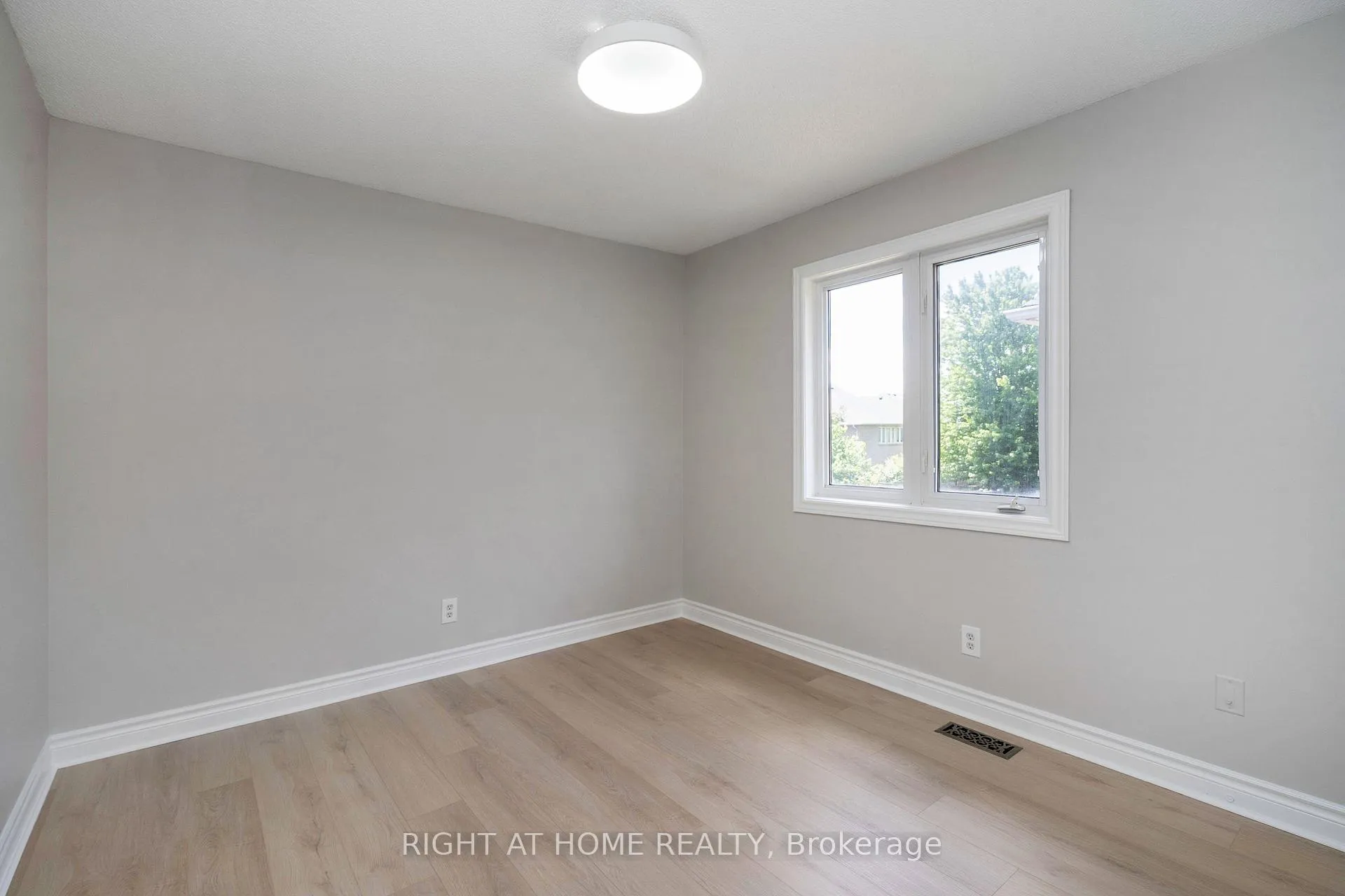 Photo 40 of 2425 Nichols Drive, Oakville, Wedgewood Creek — HOMEH
