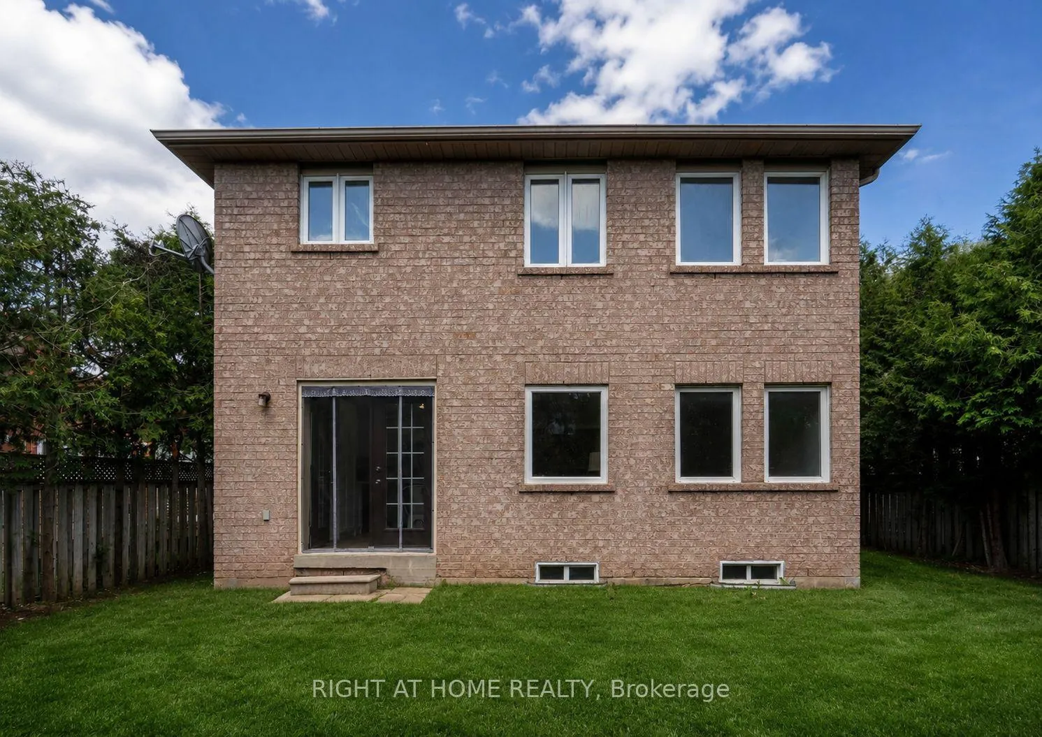 Photo 45 of 2425 Nichols Drive, Oakville, Wedgewood Creek — HOMEH