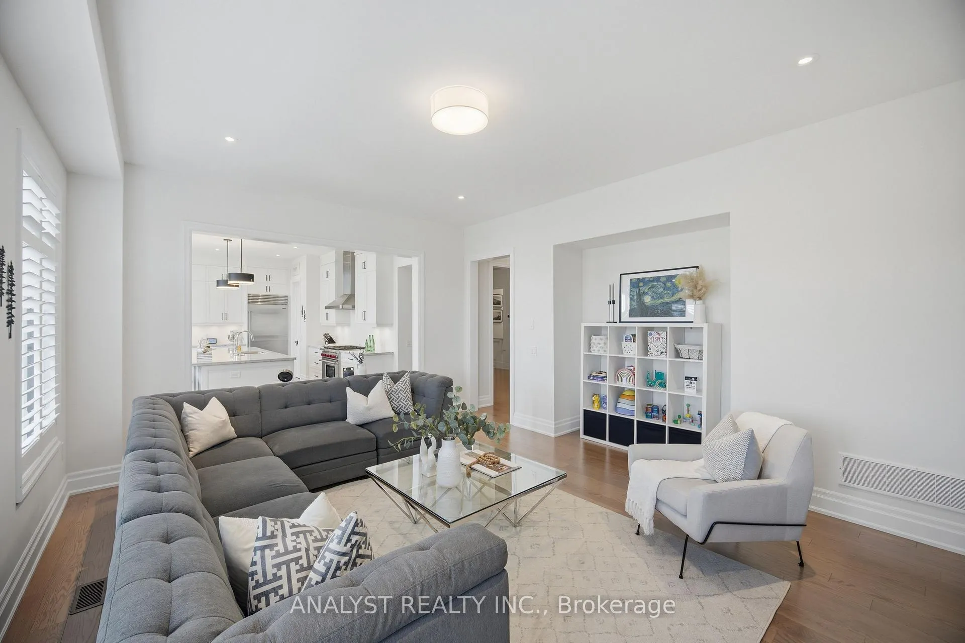 Photo 10 of 189 McMichael Avenue, Vaughan, Kleinburg — HOMEH