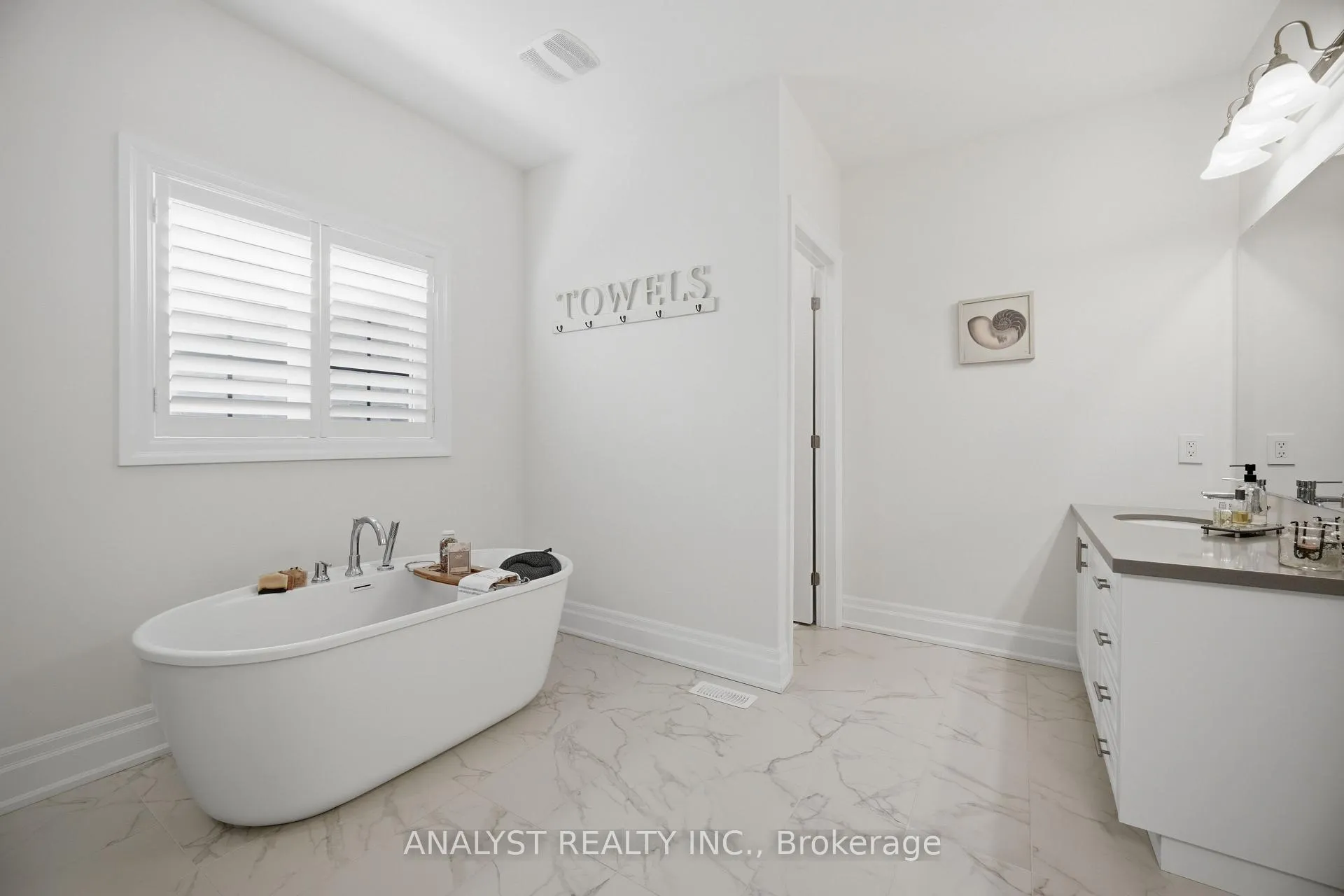 Photo 33 of 189 McMichael Avenue, Vaughan, Kleinburg — HOMEH