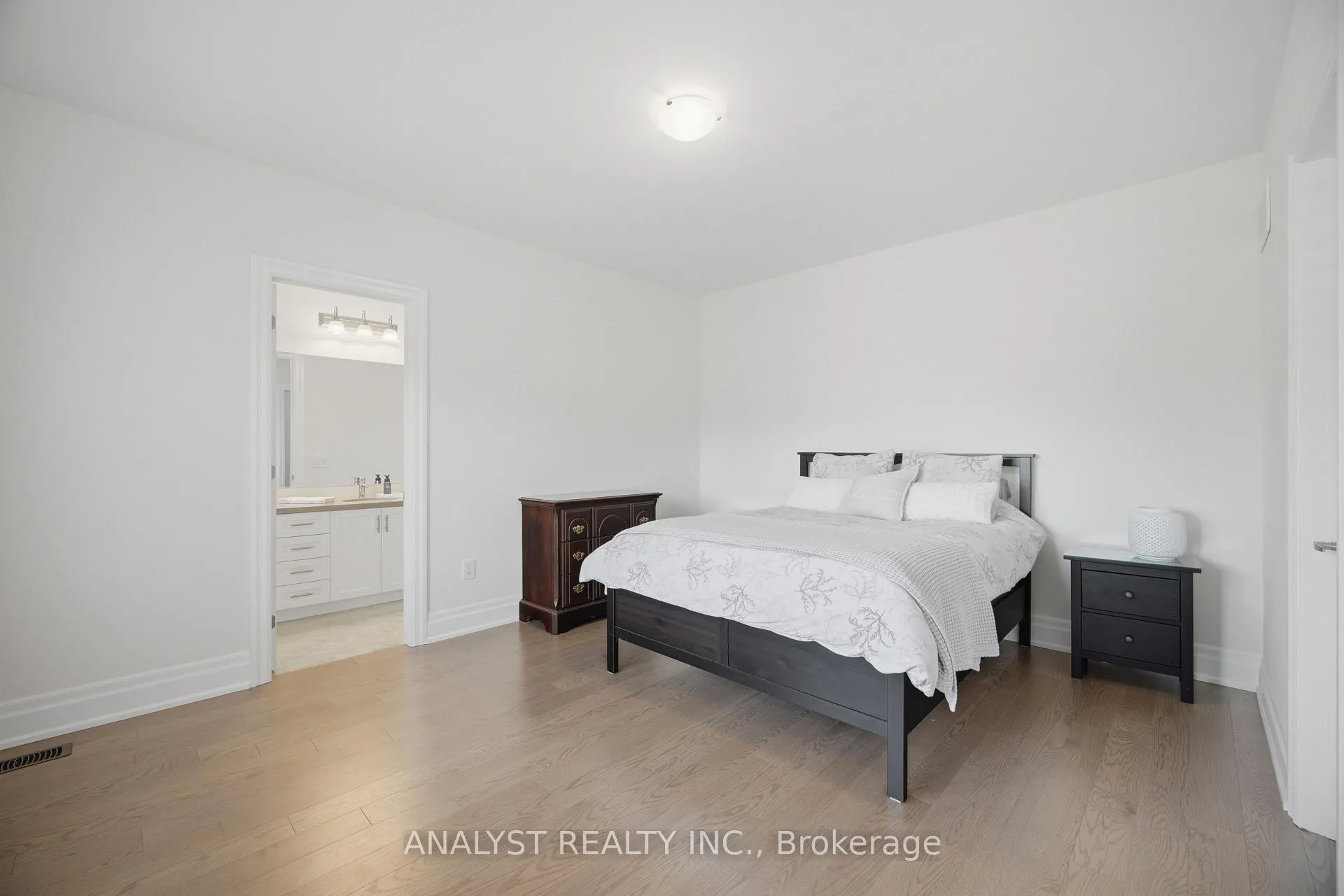 Photo 34 of 189 McMichael Avenue, Vaughan, Kleinburg — HOMEH