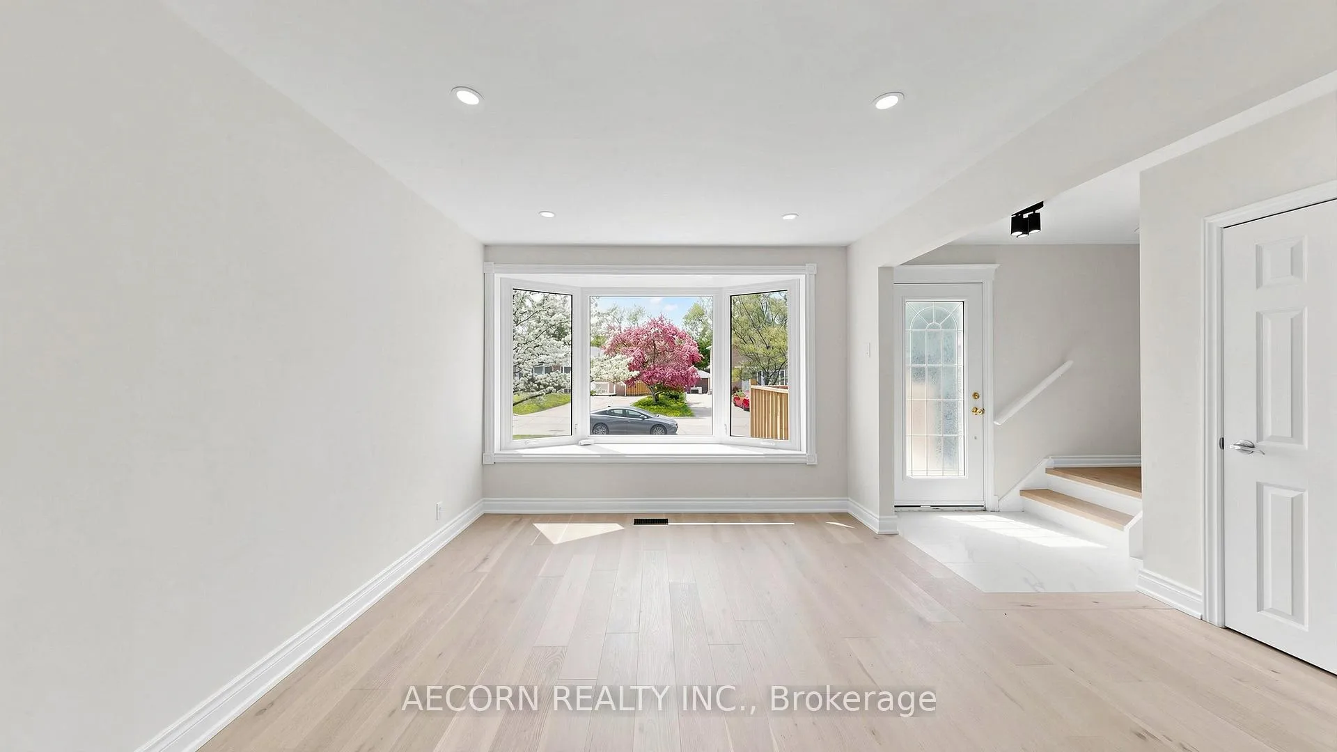 Photo 6 of 17 Richardson Drive, Aurora, Aurora Highlands — HOMEH