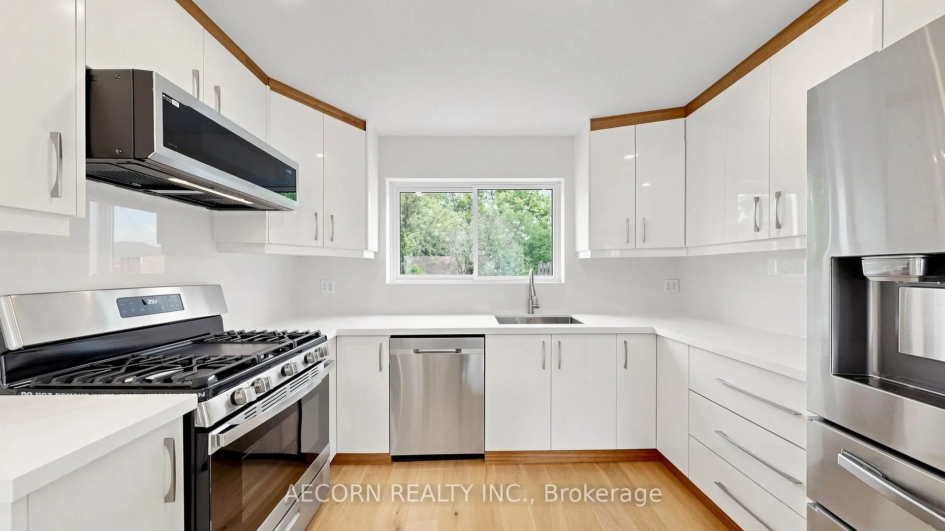 Photo 12 of 17 Richardson Drive, Aurora, Aurora Highlands — HOMEH
