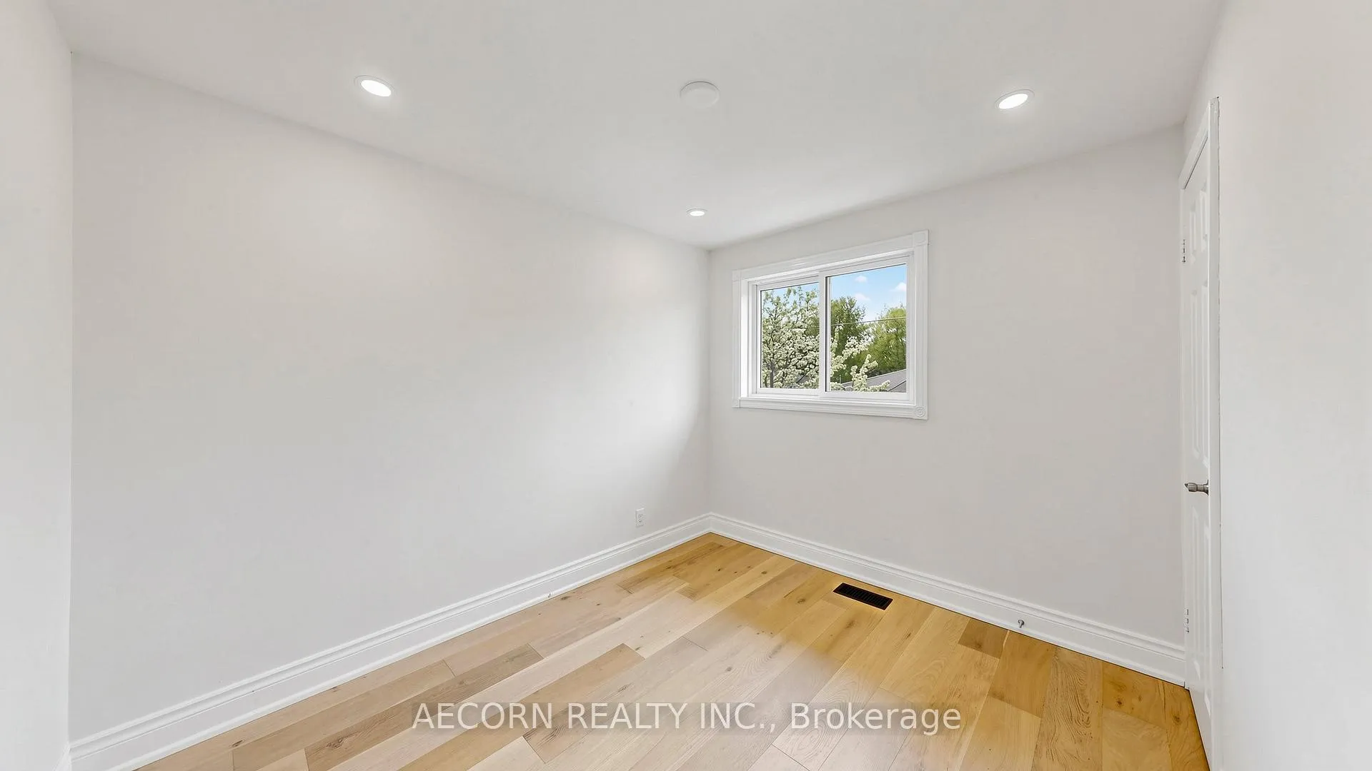Photo 20 of 17 Richardson Drive, Aurora, Aurora Highlands — HOMEH