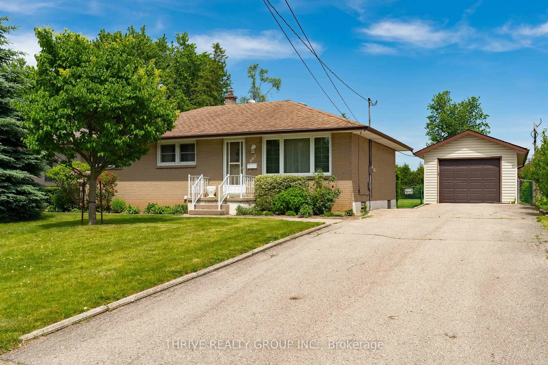 Photo 2 of 660 Gordon Avenue, London, South O — HOMEH