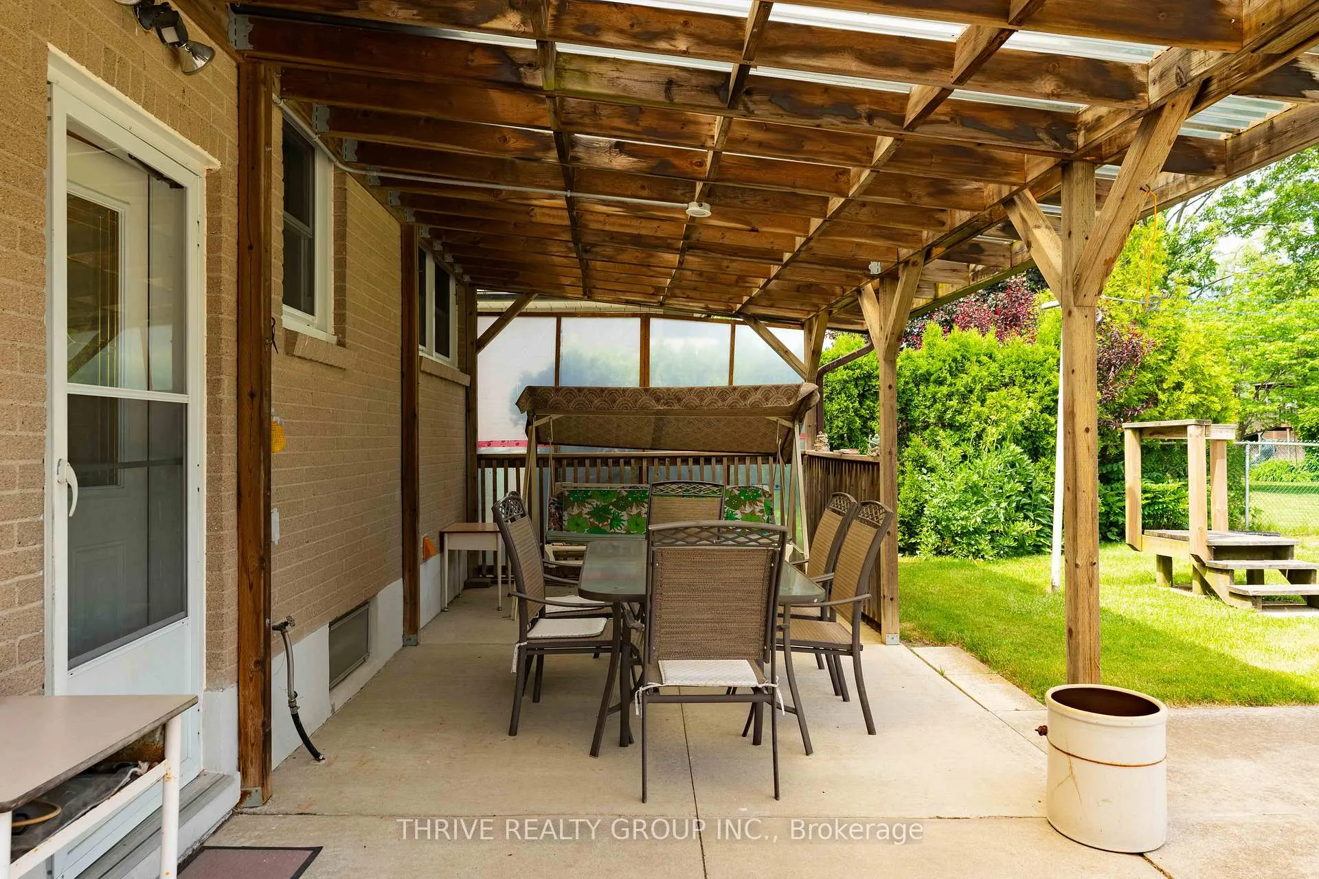 Photo 10 of 660 Gordon Avenue, London, South O — HOMEH
