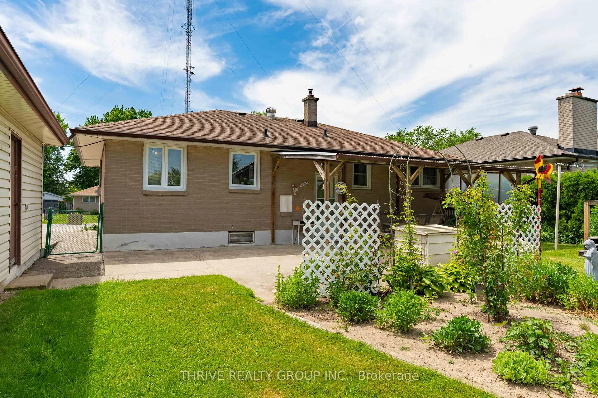 Photo 12 of 660 Gordon Avenue, London, South O — HOMEH