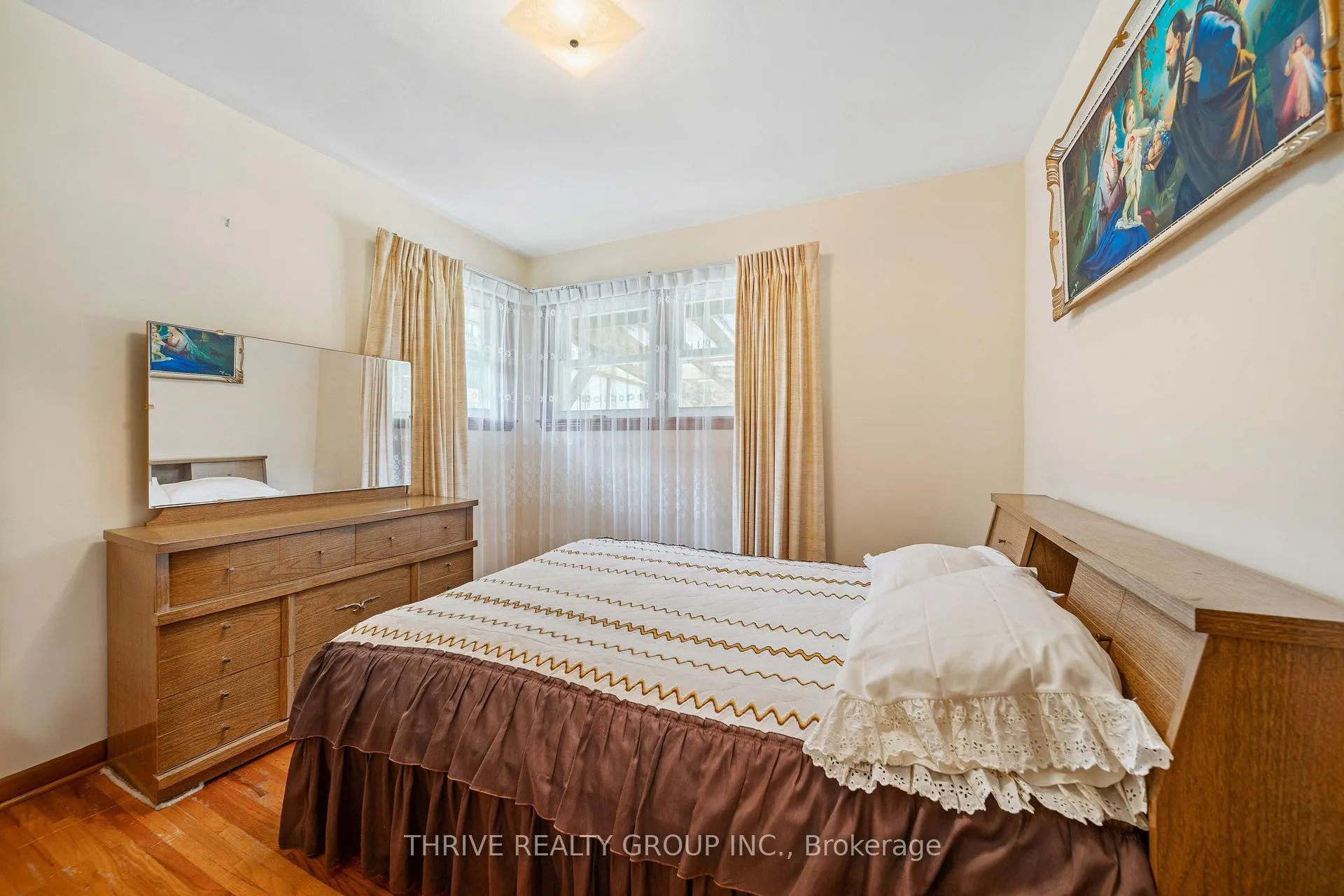 Photo 27 of 660 Gordon Avenue, London, South O — HOMEH