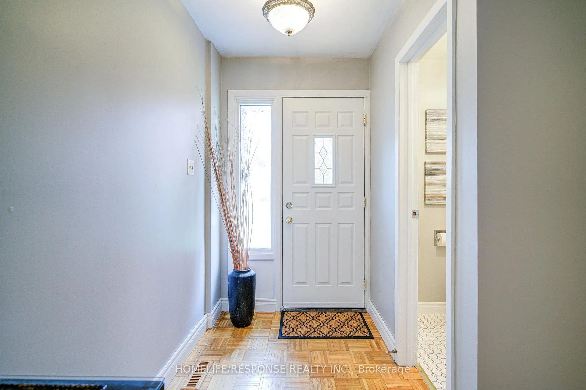 Photo 2 of 33 Groveland Crescent, Brampton, Northgate — HOMEH