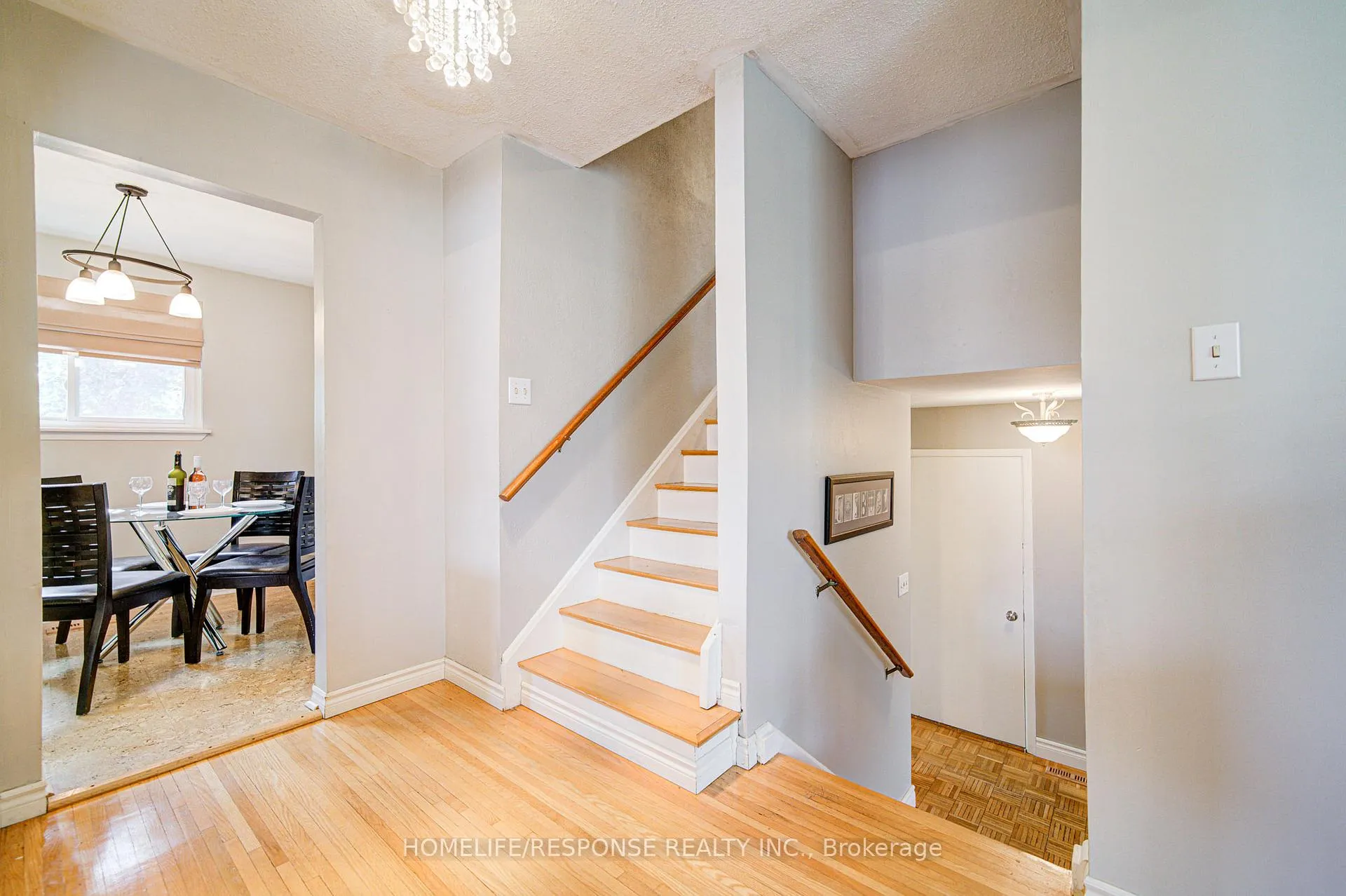 Photo 5 of 33 Groveland Crescent, Brampton, Northgate — HOMEH
